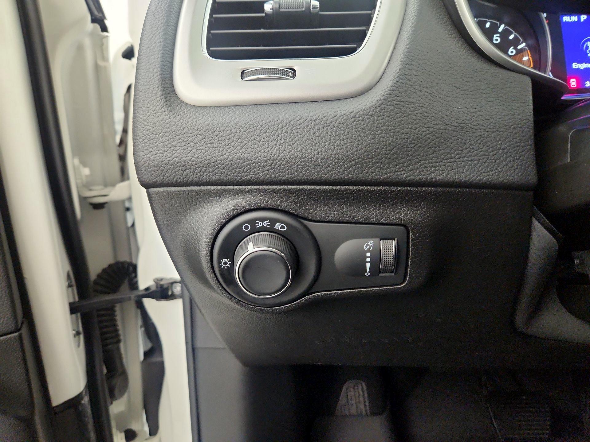 Thumbnail: 2020 Jeep Compass - 13