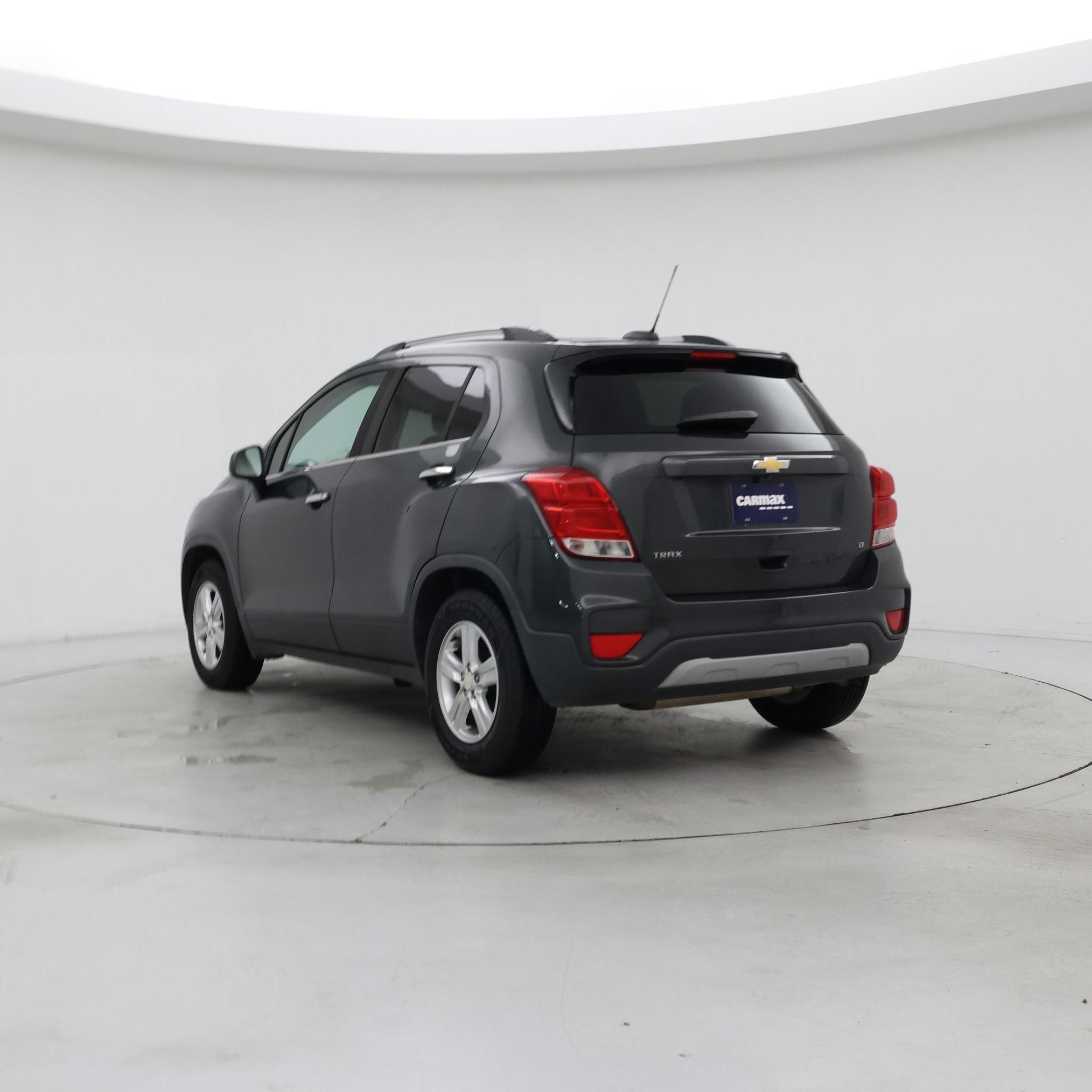 Thumbnail: 2017 Chevrolet Trax - 2