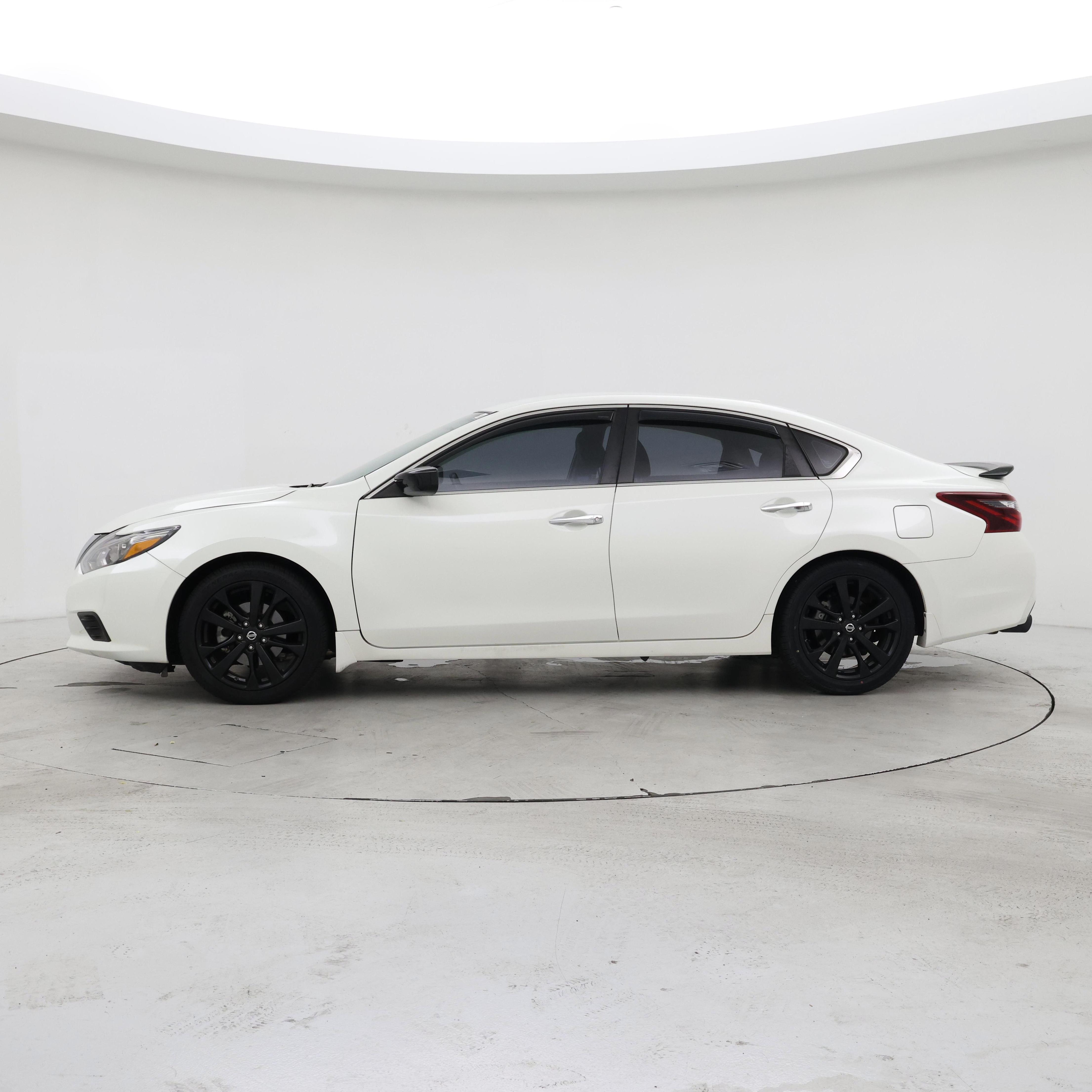 Thumbnail: 2018 Nissan Altima - 3