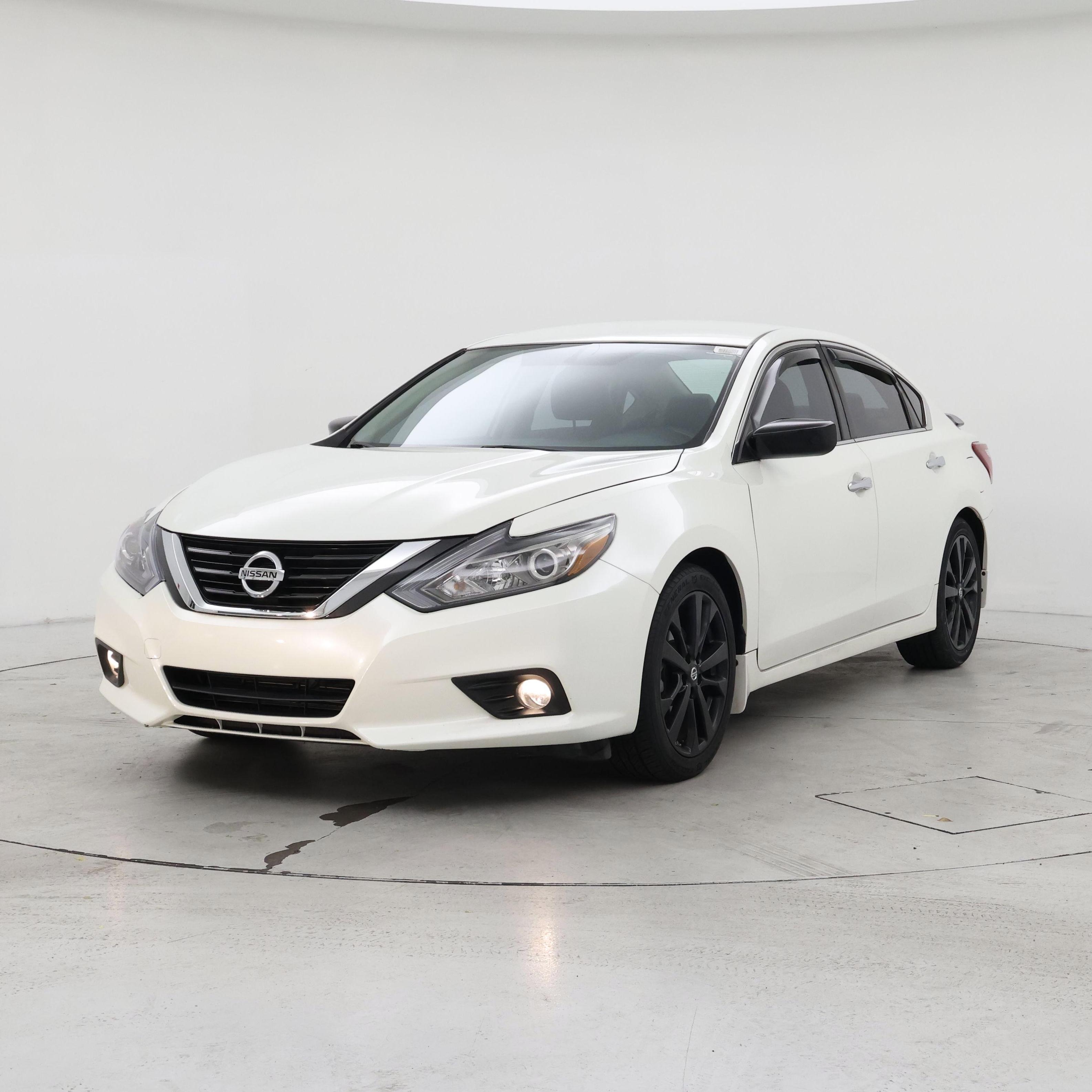 Thumbnail: 2018 Nissan Altima - 4
