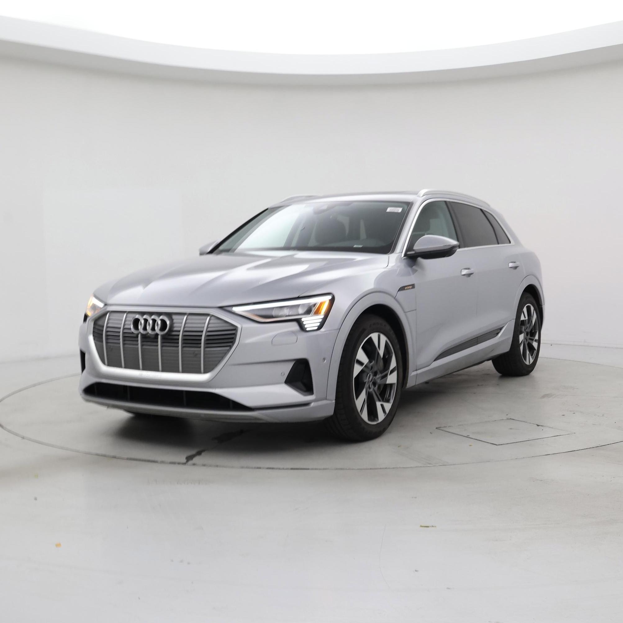 Thumbnail: 2022 Audi e-tron - 4