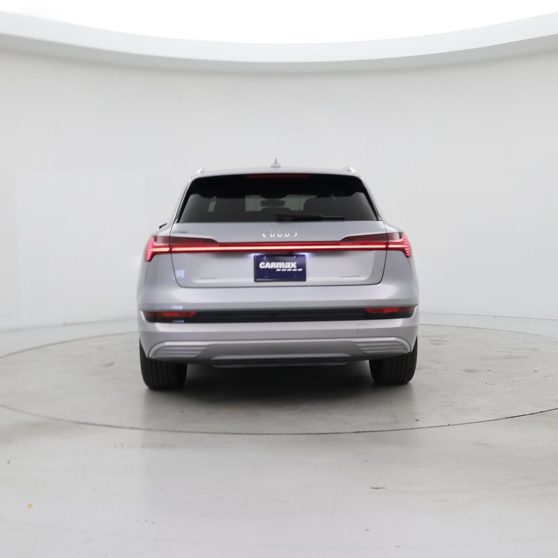 Thumbnail: 2022 Audi e-tron - 6