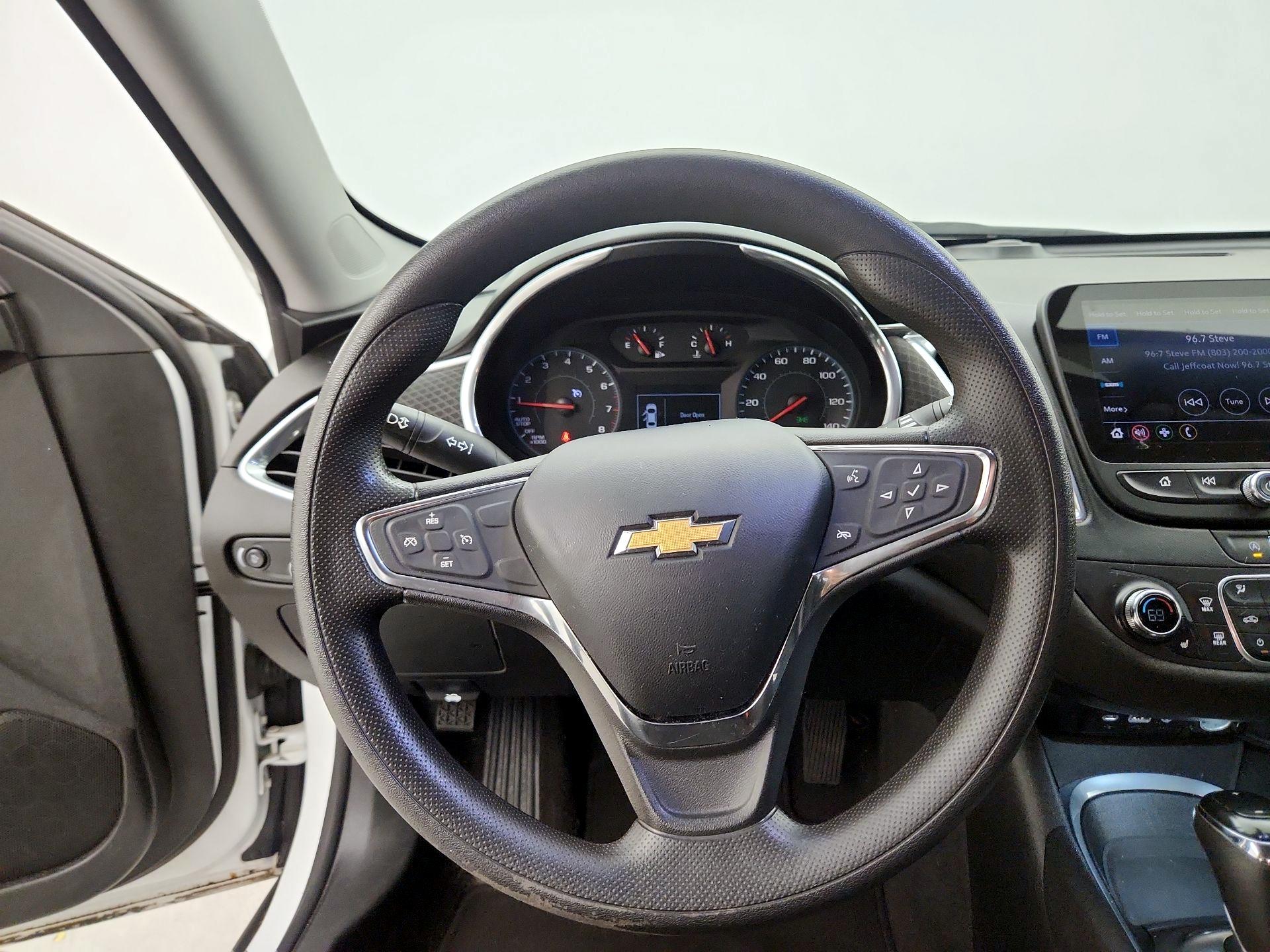 Thumbnail: 2020 Chevrolet Malibu - 10