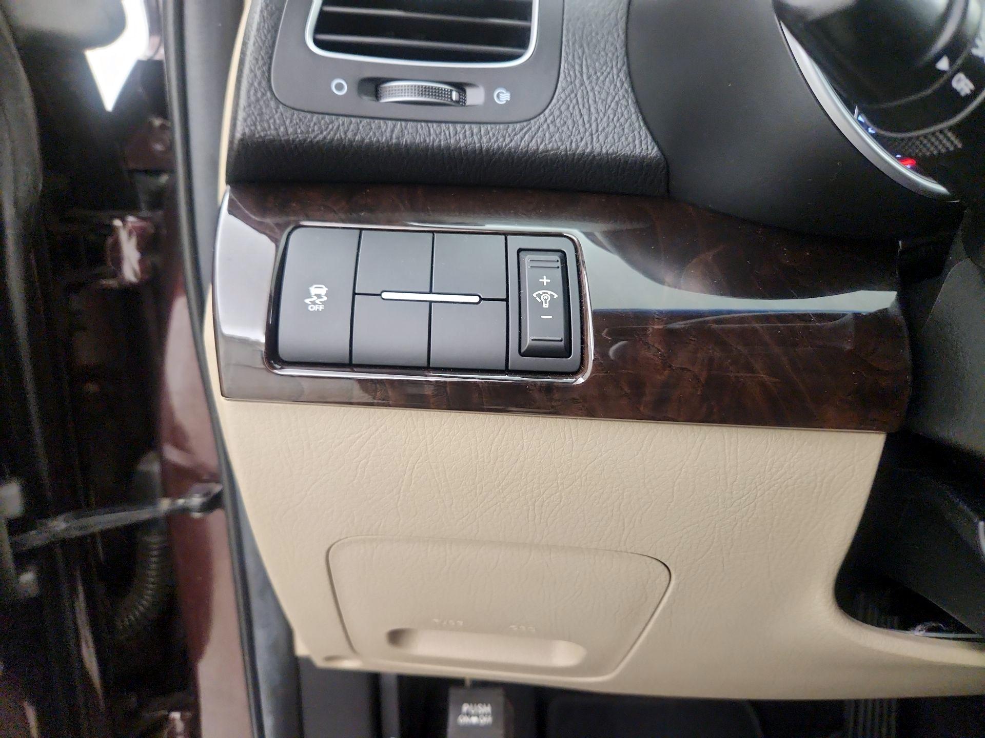 Thumbnail: 2014 Kia Sorento - 13