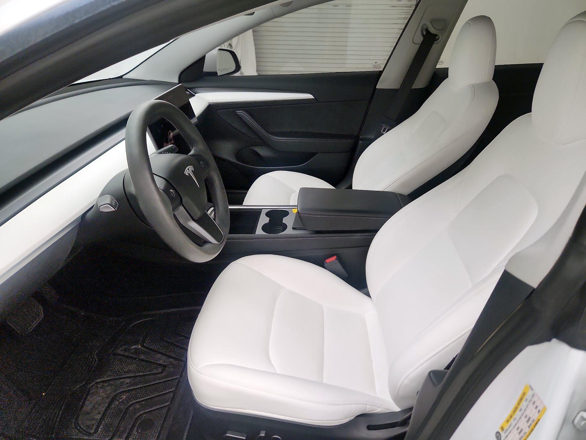 Thumbnail: 2023 Tesla Model 3 - 11