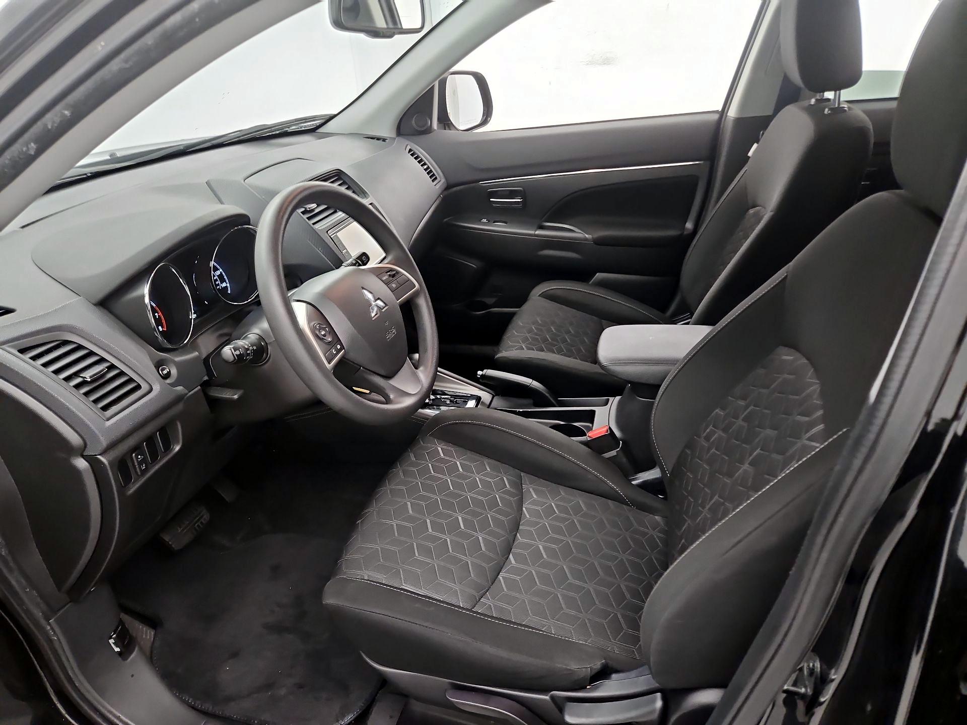 Thumbnail: 2022 Mitsubishi Outlander Sport - 11