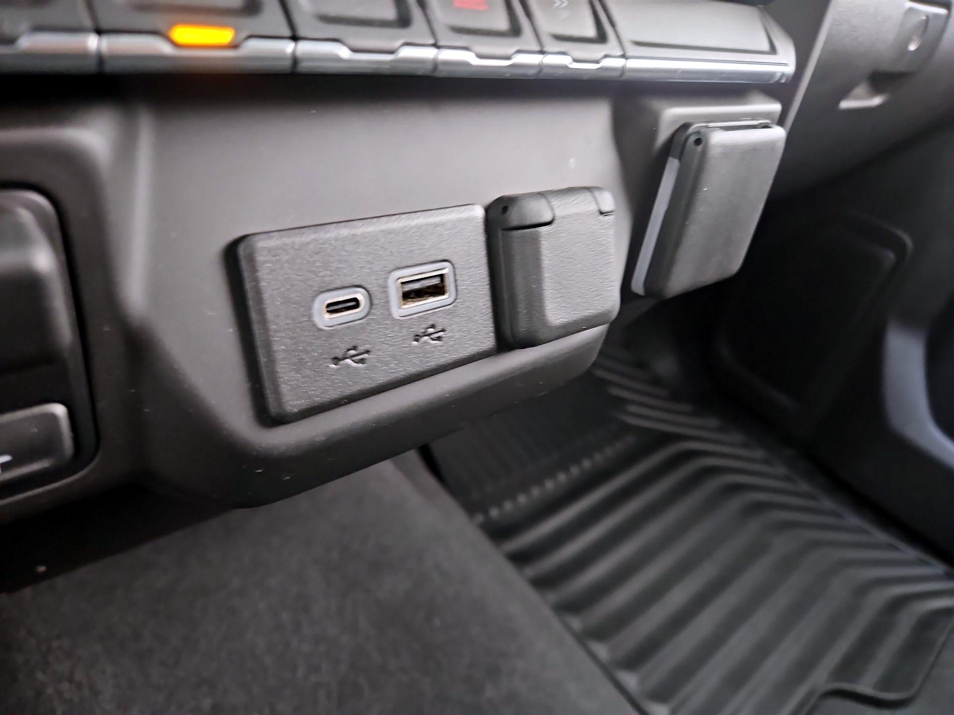 Thumbnail: 2023 Chevrolet Silverado 1500 - 18