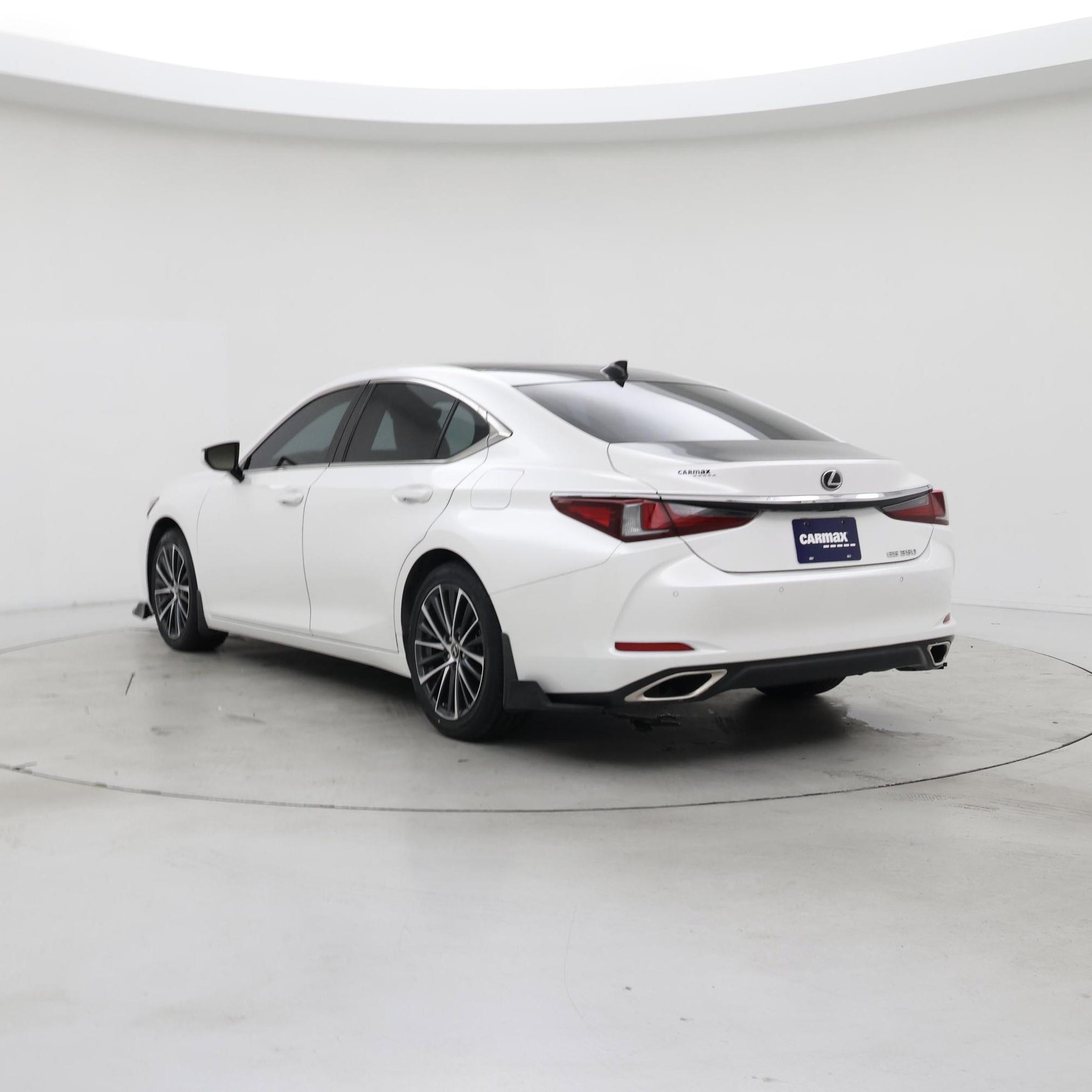 Thumbnail: 2023 Lexus ES - 2