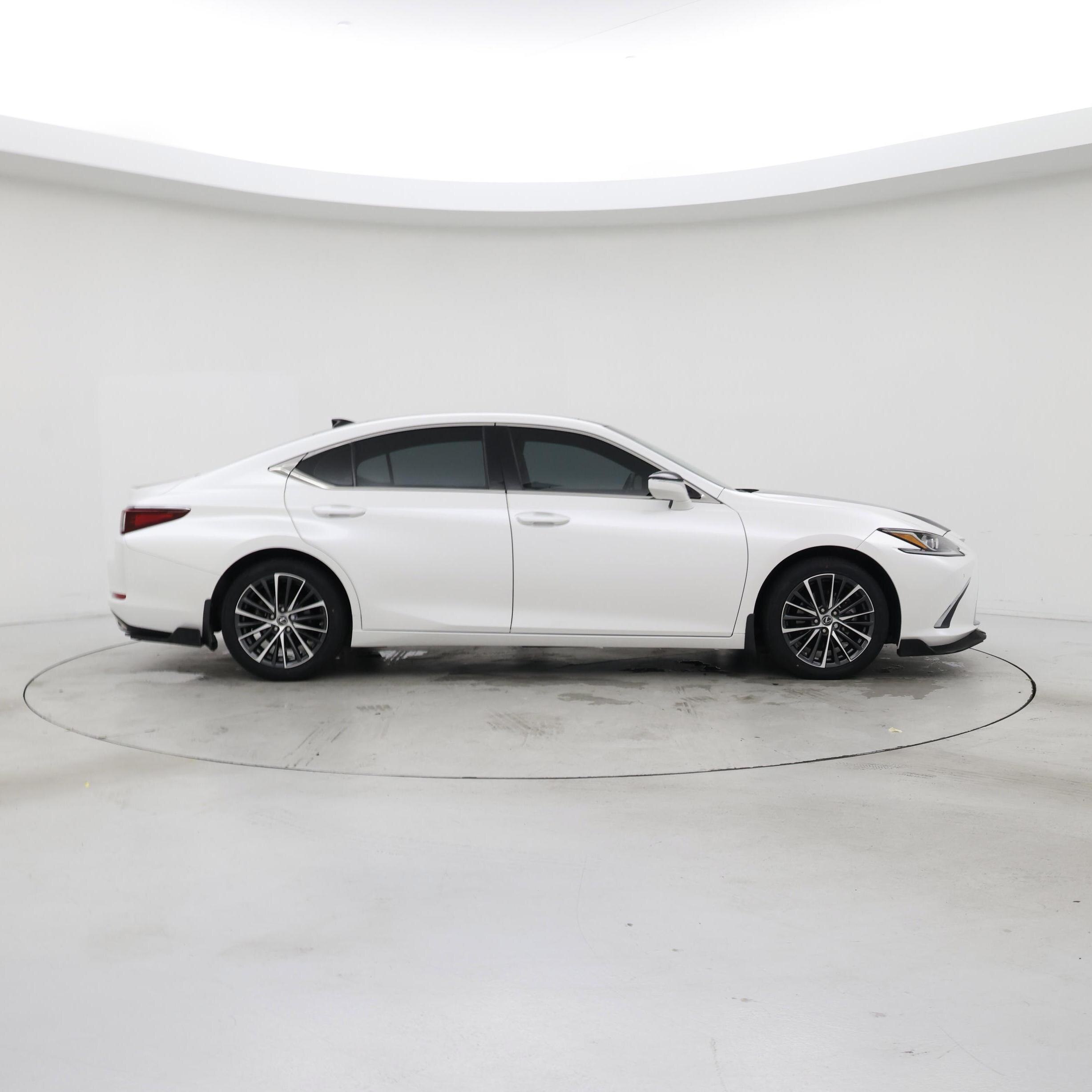 Thumbnail: 2023 Lexus ES - 7