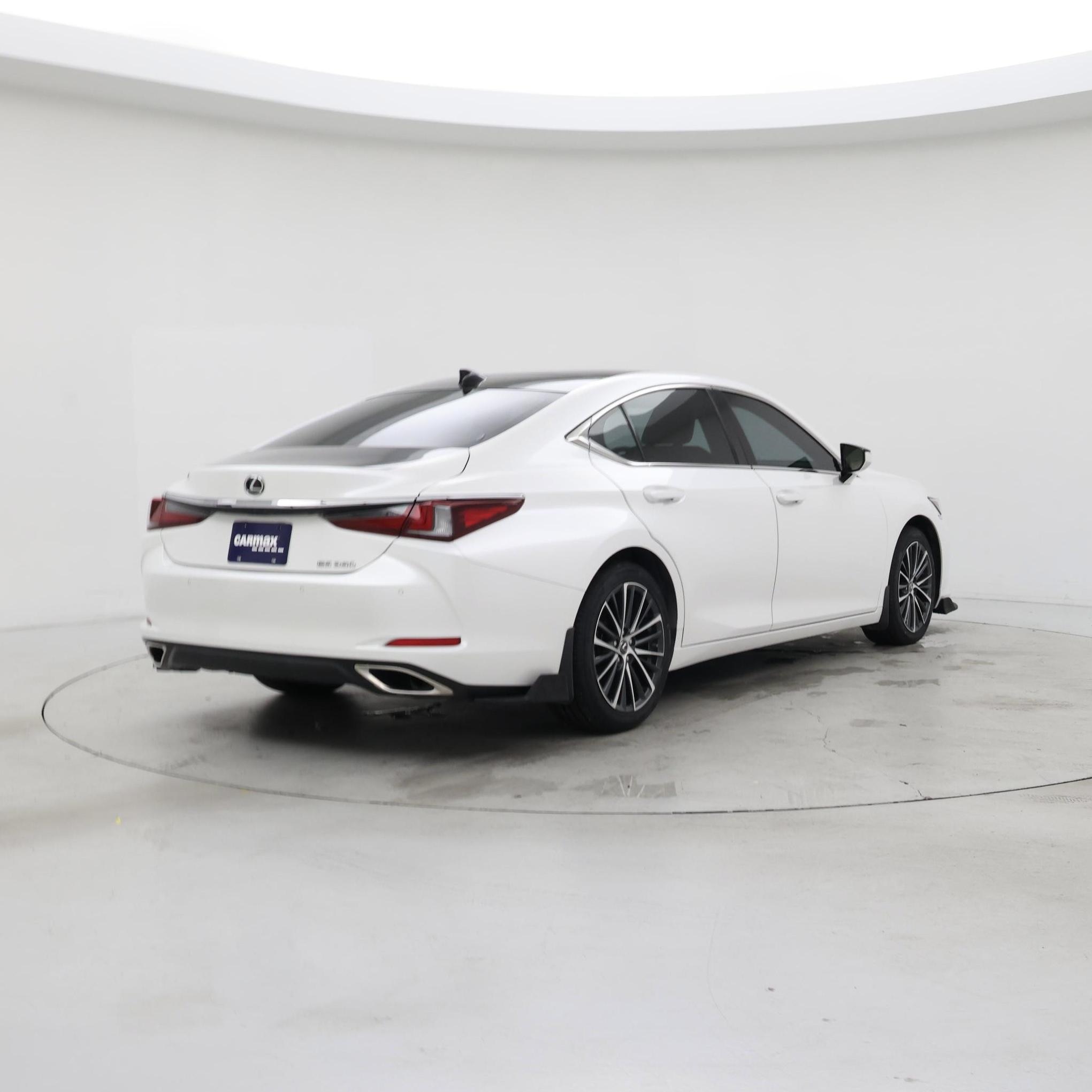 Thumbnail: 2023 Lexus ES - 8