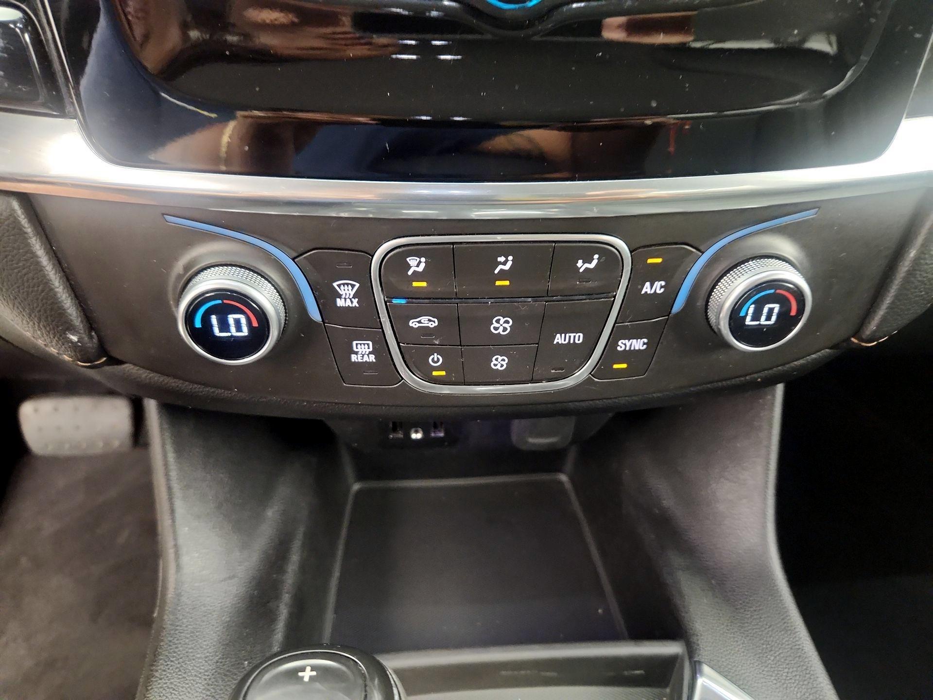 Thumbnail: 2018 Chevrolet Traverse - 16