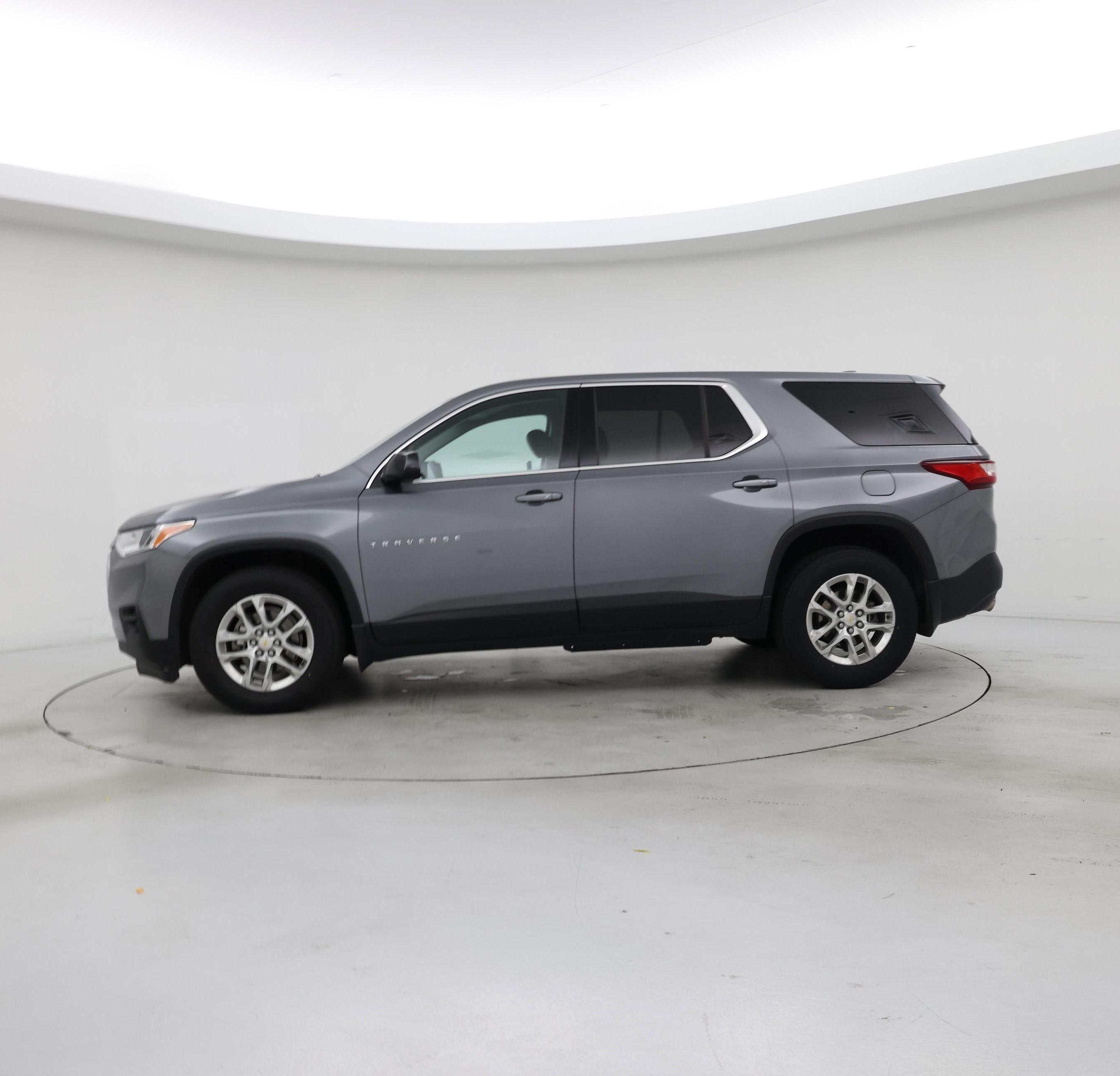 Thumbnail: 2018 Chevrolet Traverse - 3