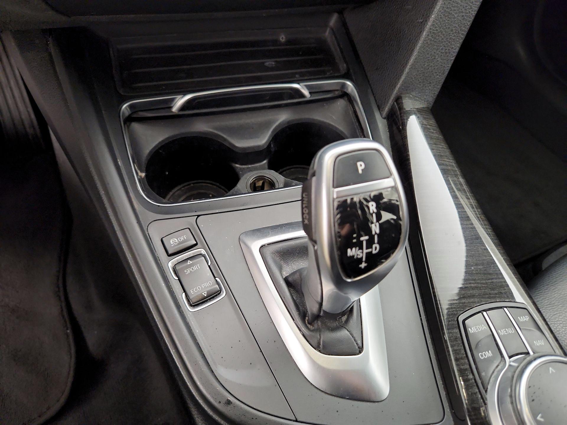 Thumbnail: 2018 BMW 3 Series - 18
