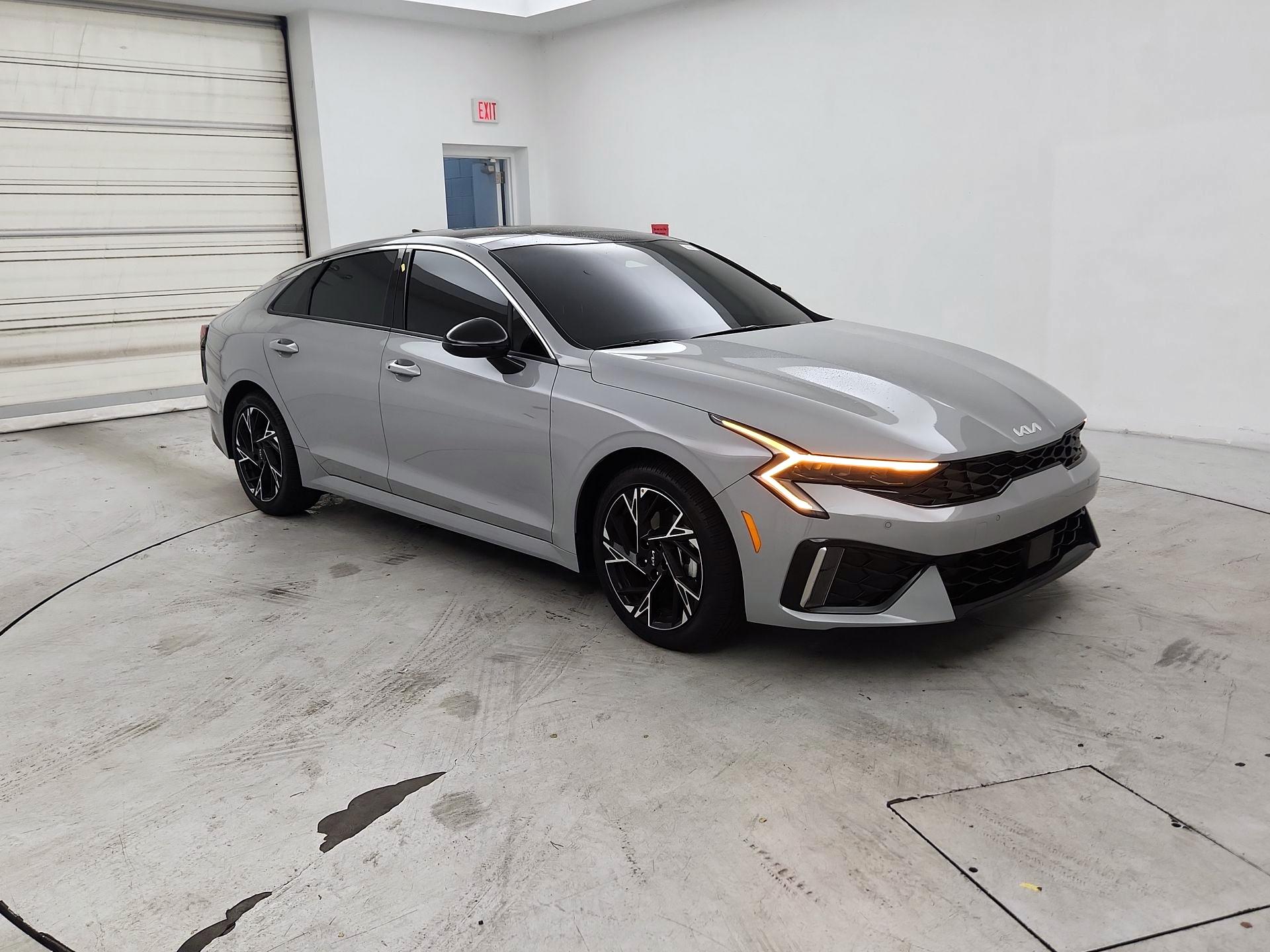 Thumbnail: 2025 Kia K5 - 1