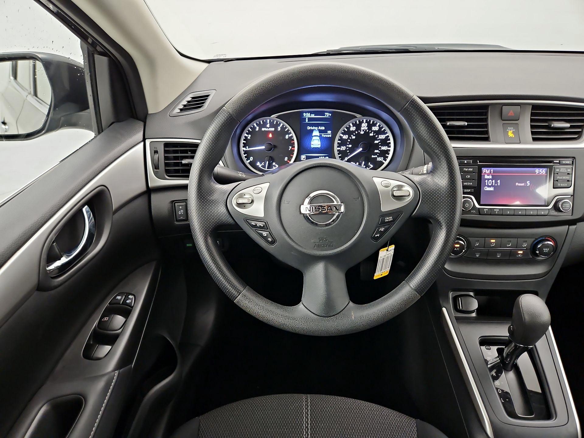 Thumbnail: 2018 Nissan Sentra - 10