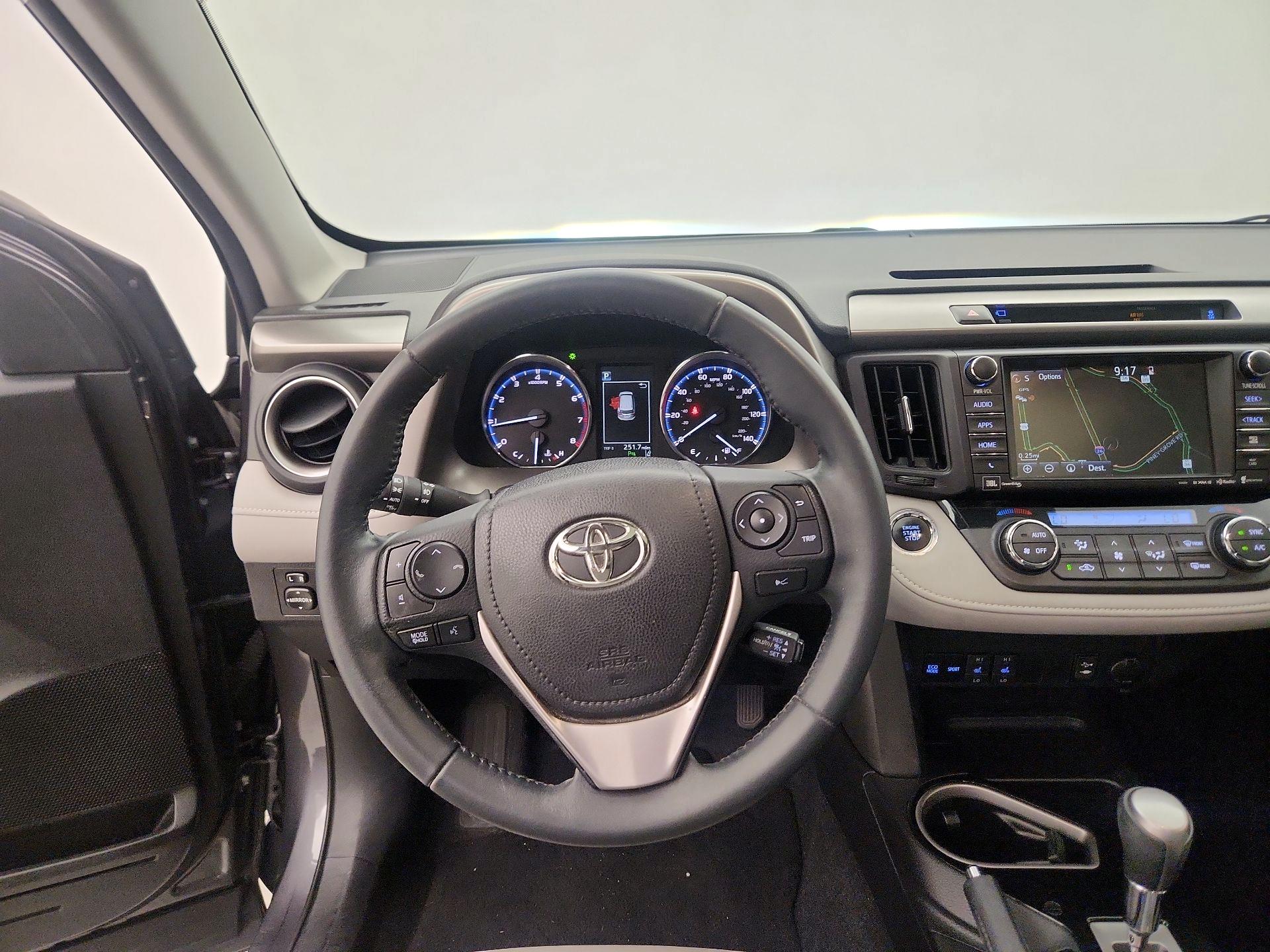 Thumbnail: 2016 Toyota RAV4 - 10