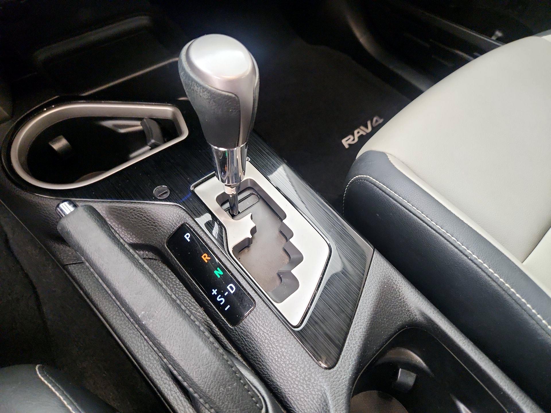 Thumbnail: 2016 Toyota RAV4 - 18
