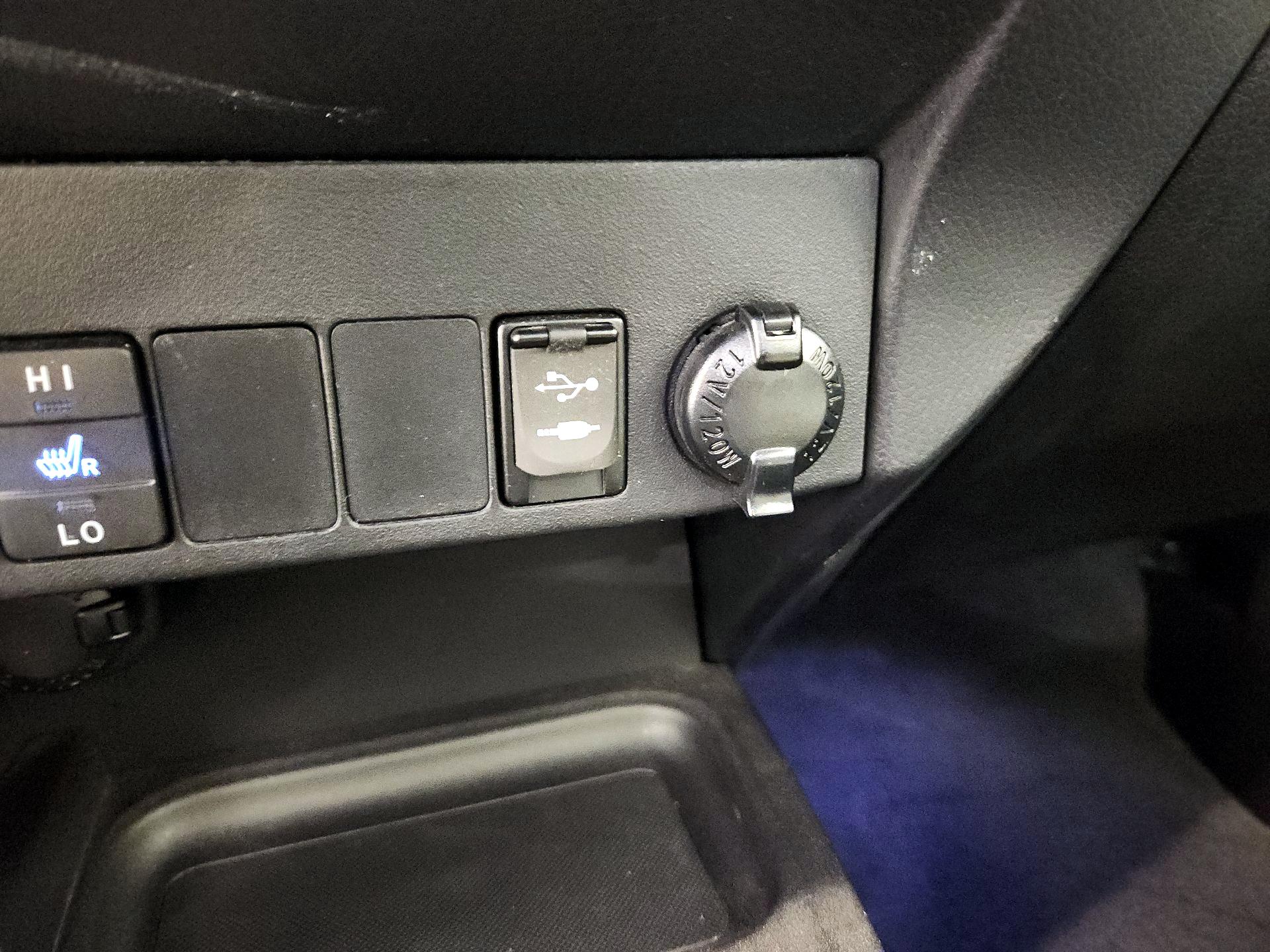 Thumbnail: 2016 Toyota RAV4 - 19