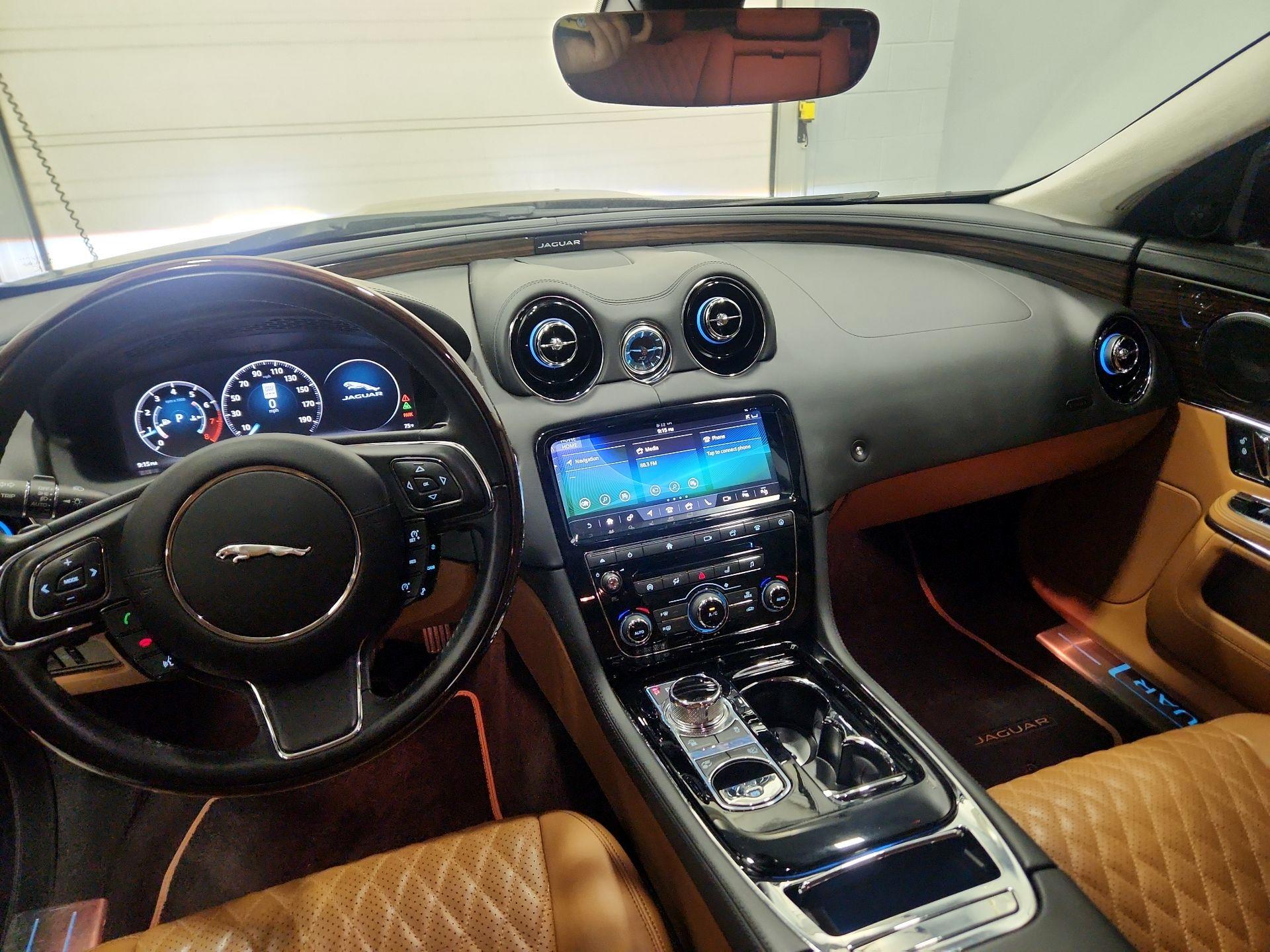 Thumbnail: 2019 Jaguar XJ - 9