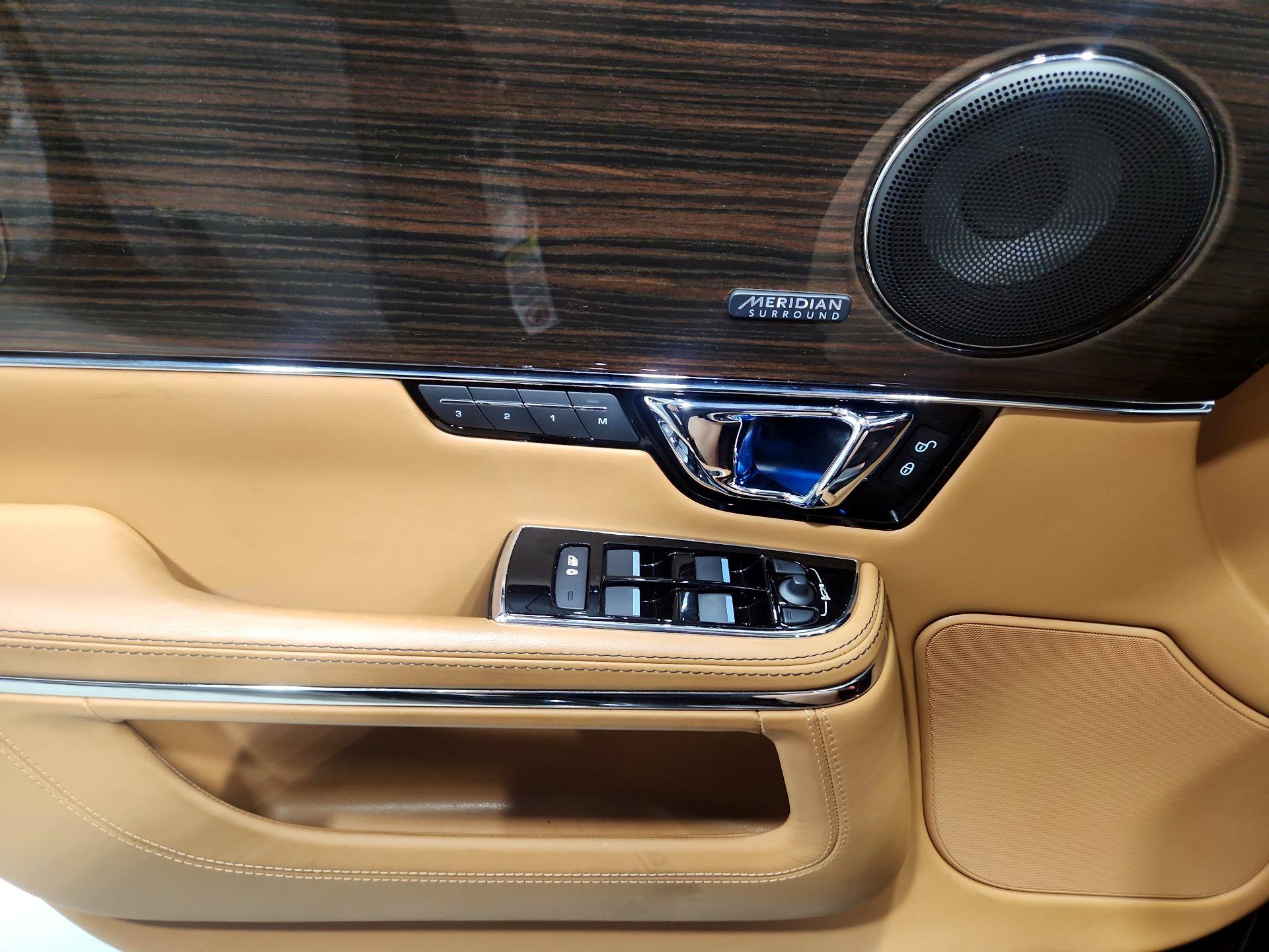 Thumbnail: 2019 Jaguar XJ - 12