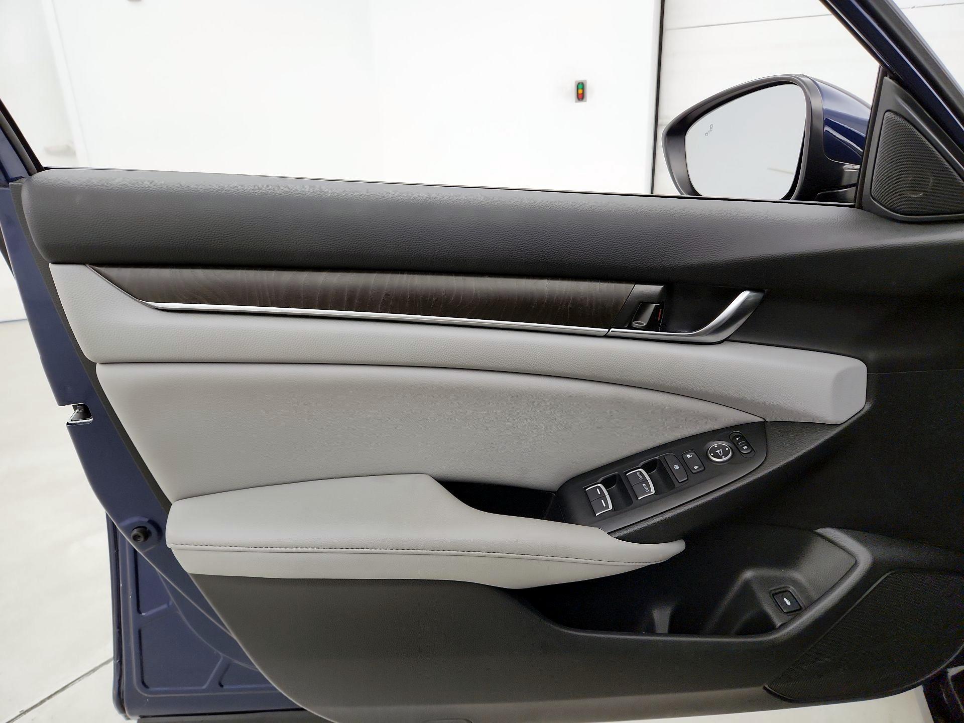 Thumbnail: 2020 Honda Accord - 12