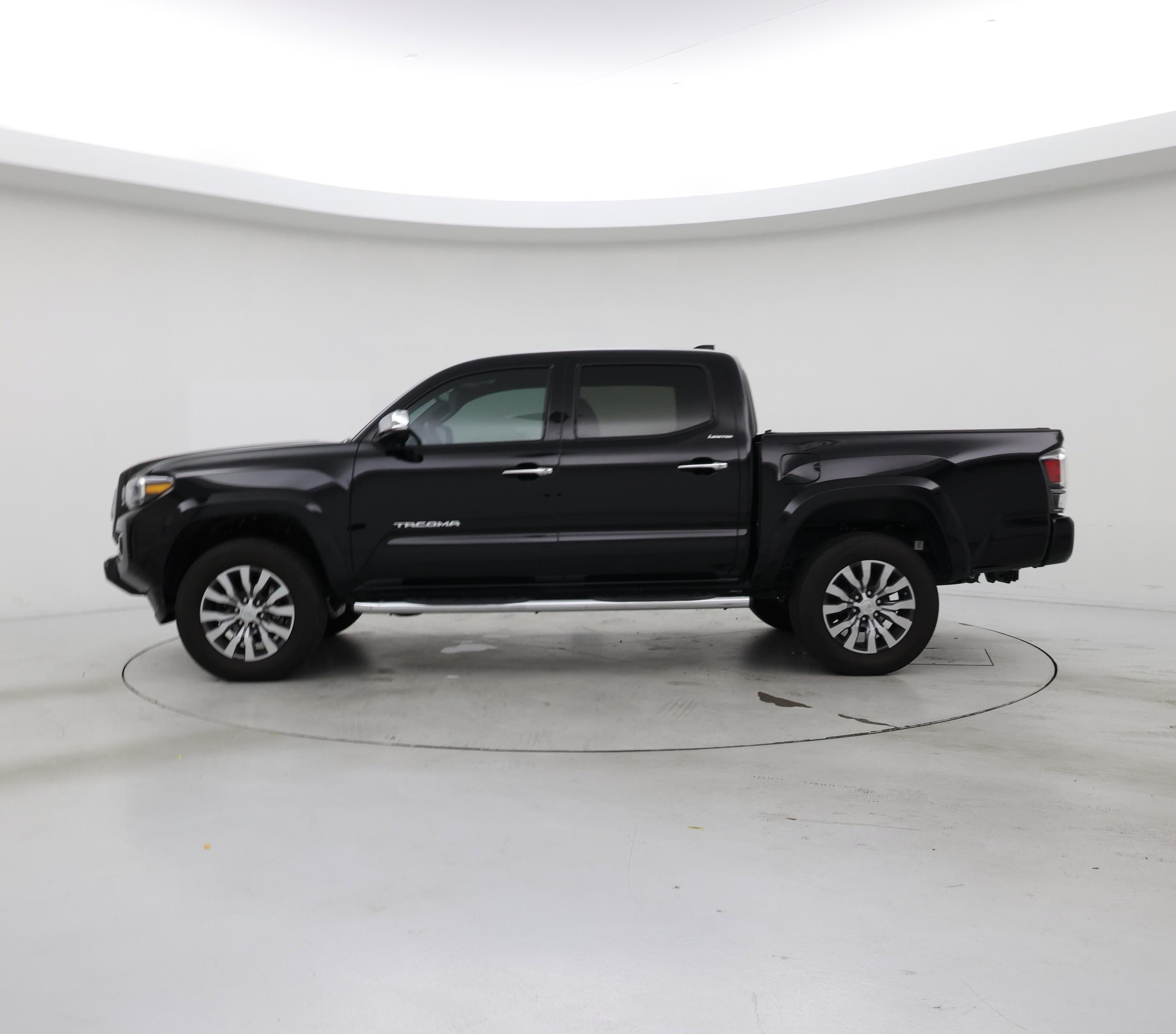 Thumbnail: 2020 Toyota Tacoma - 3