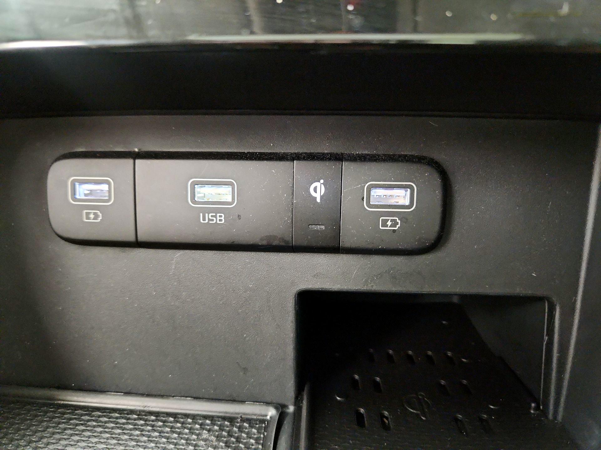 Thumbnail: 2024 Kia Carnival - 19