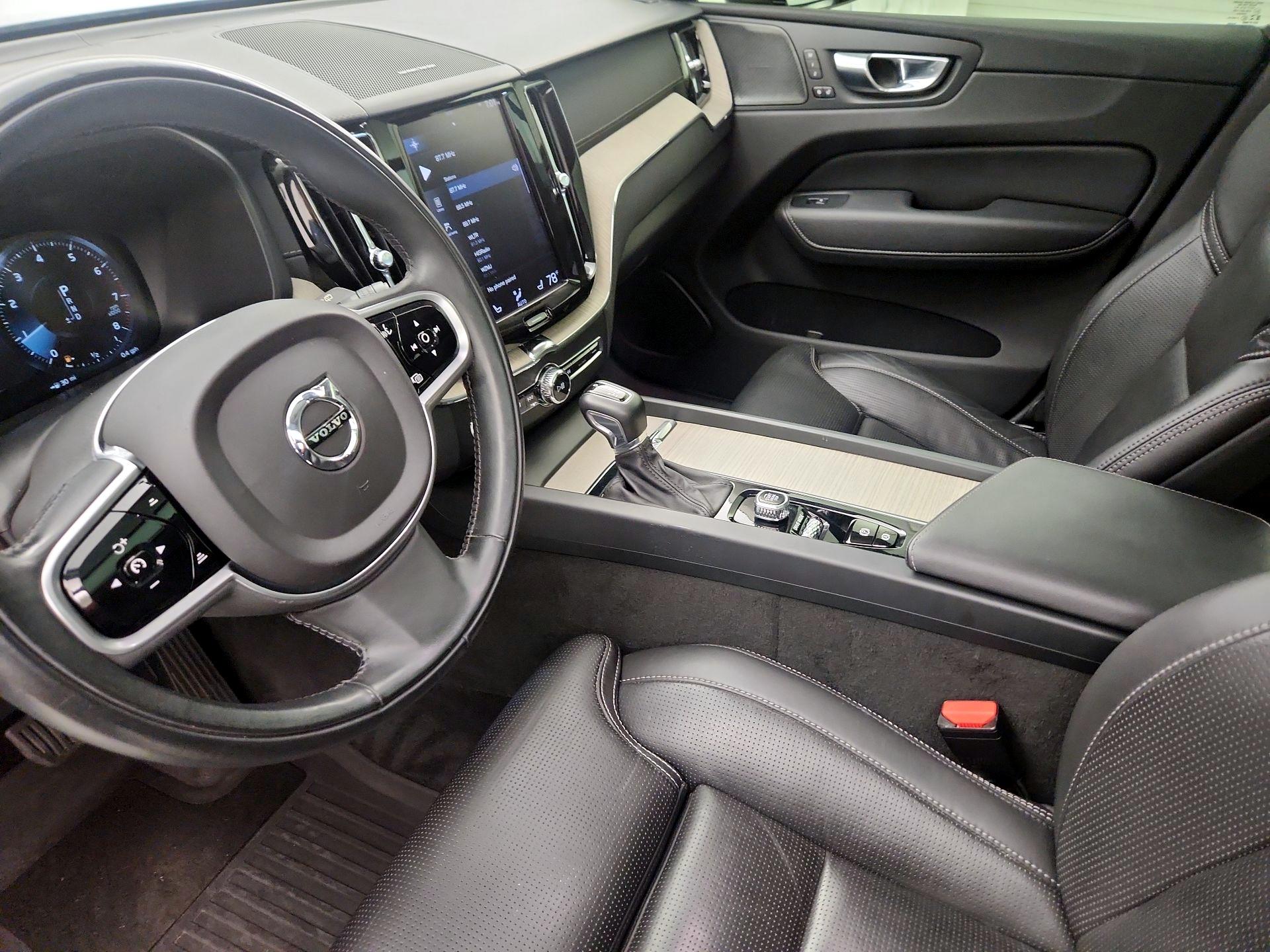 Thumbnail: 2021 Volvo XC60 - 11