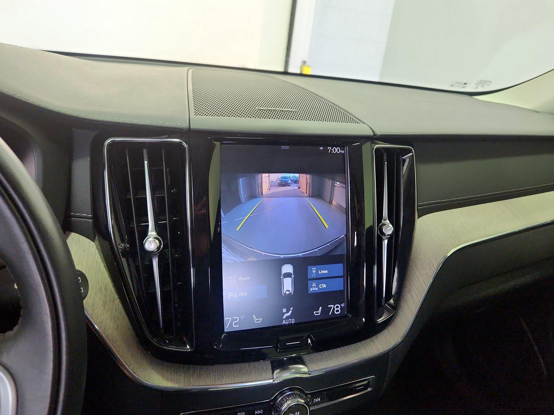 Thumbnail: 2021 Volvo XC60 - 14