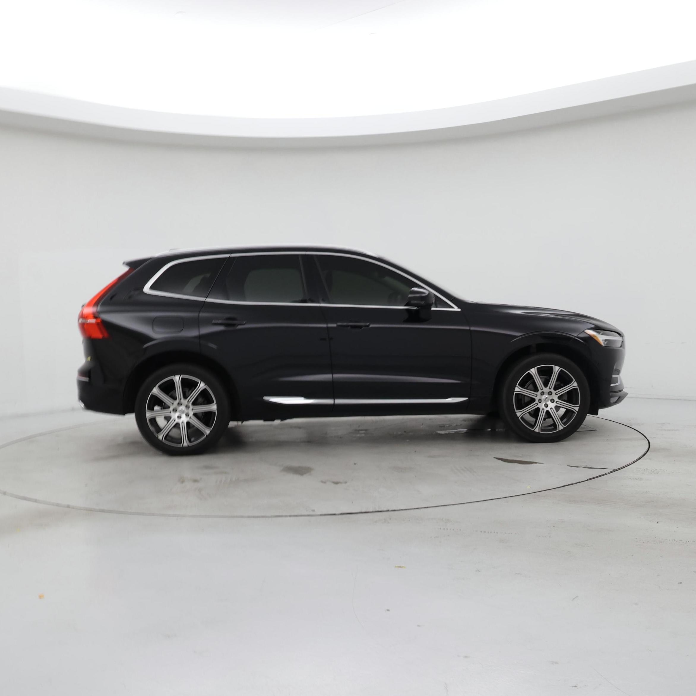 Thumbnail: 2021 Volvo XC60 - 7