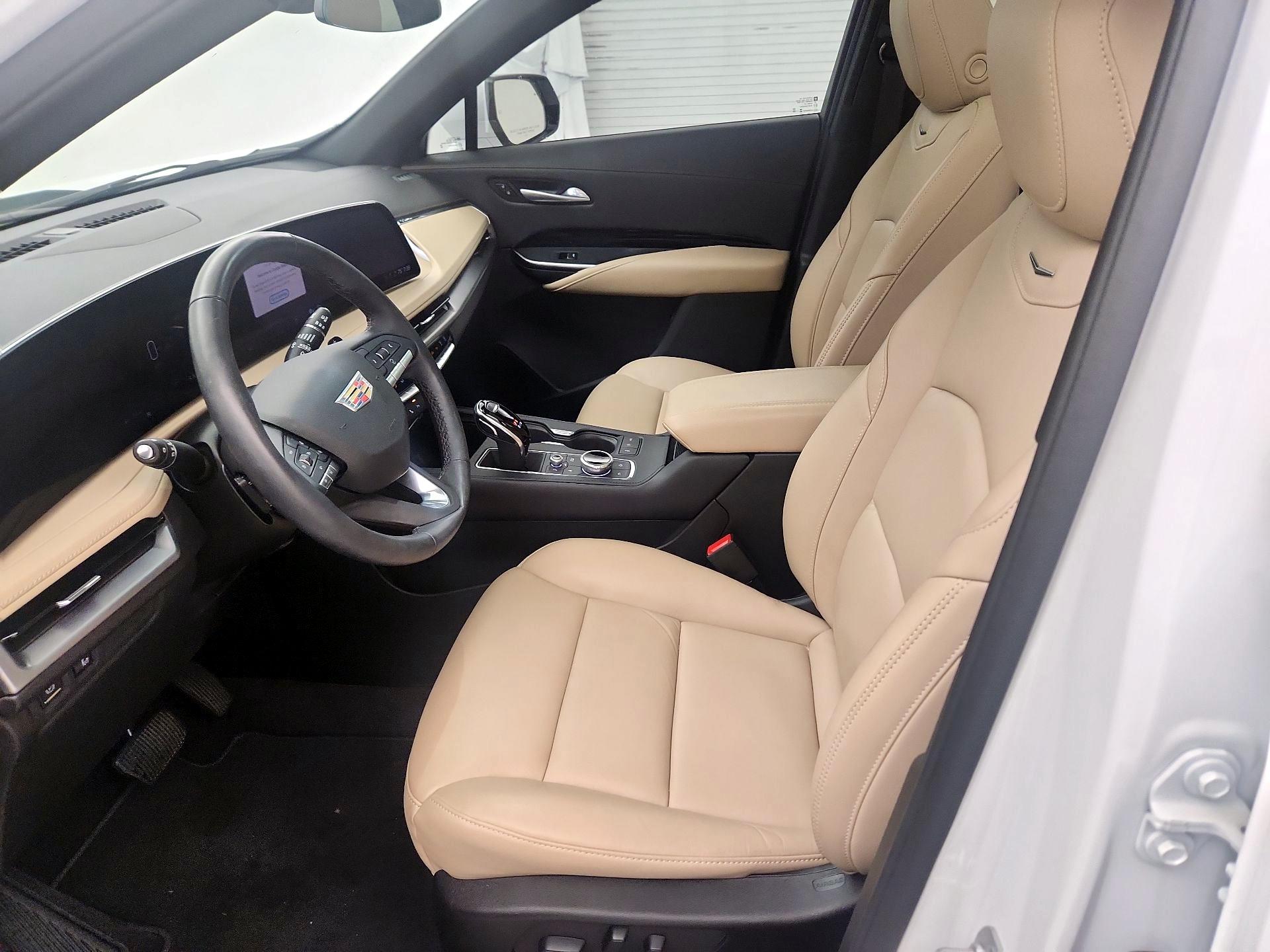 Thumbnail: 2024 Cadillac XT4 - 11