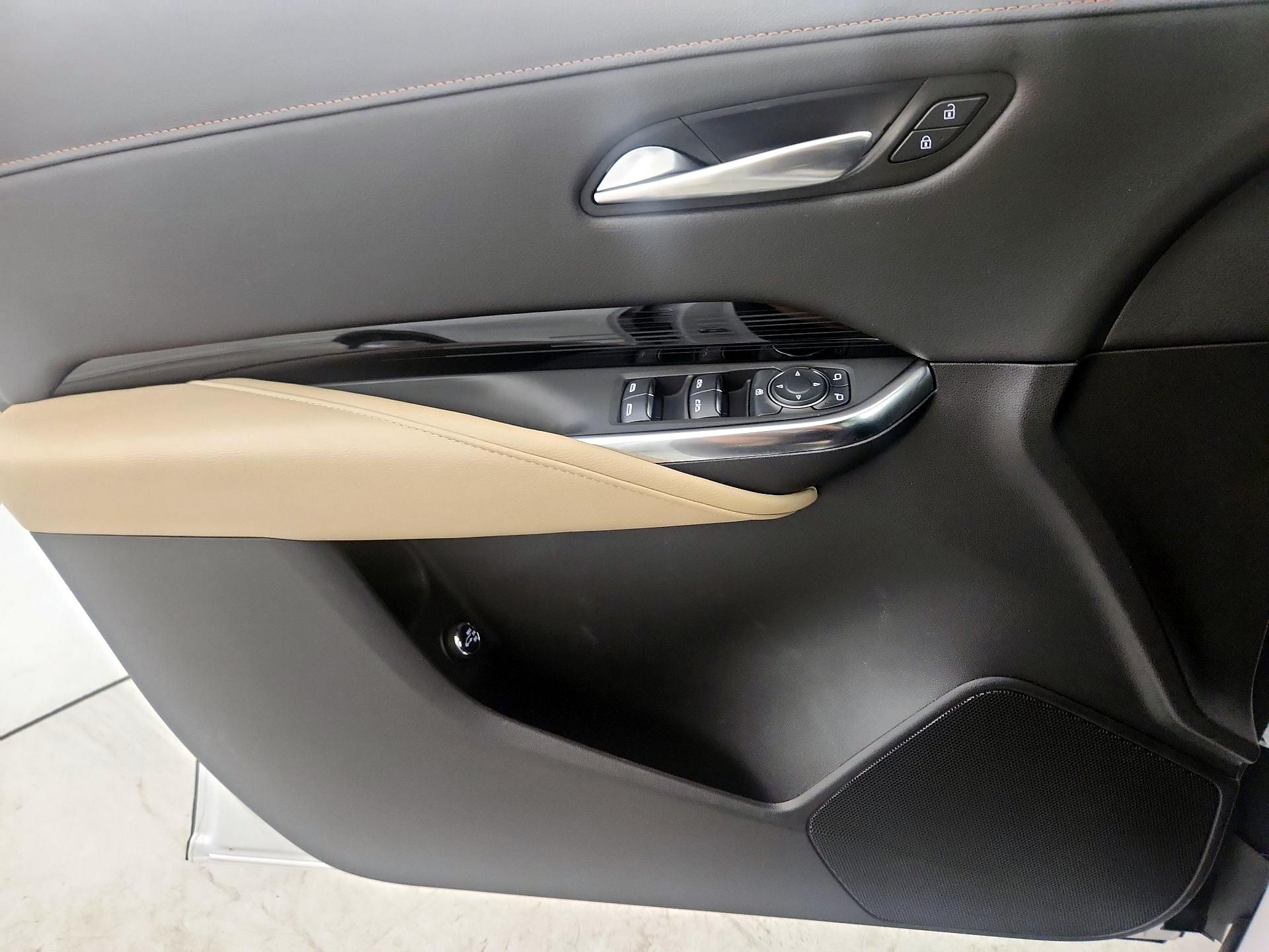 Thumbnail: 2024 Cadillac XT4 - 12