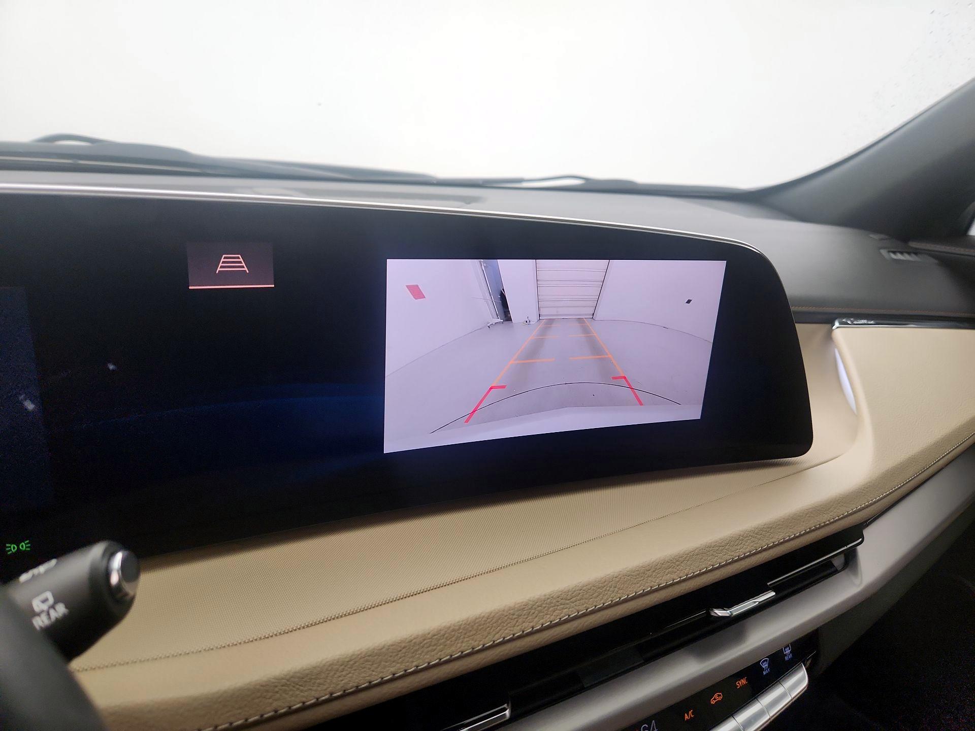 Thumbnail: 2024 Cadillac XT4 - 15