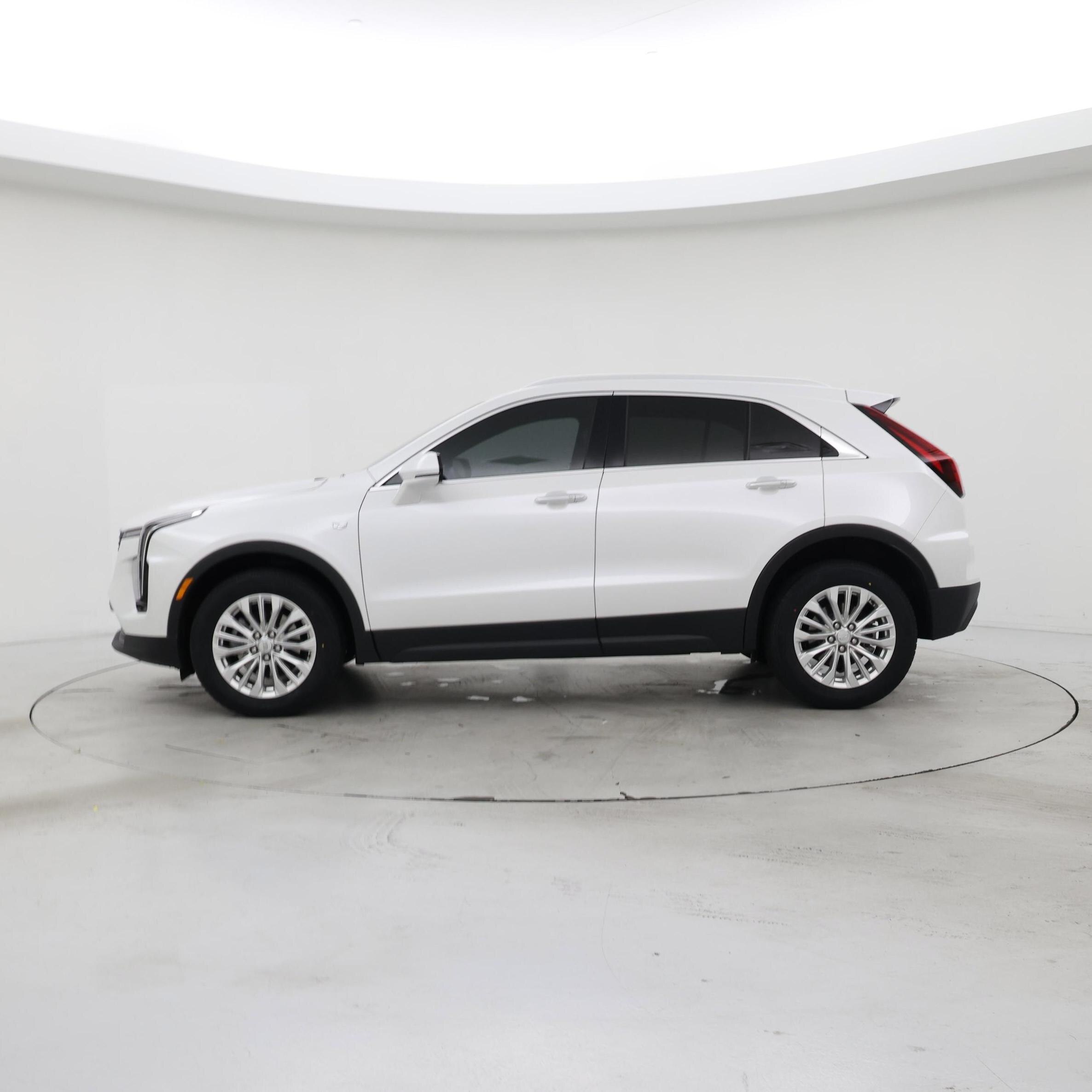 Thumbnail: 2024 Cadillac XT4 - 3