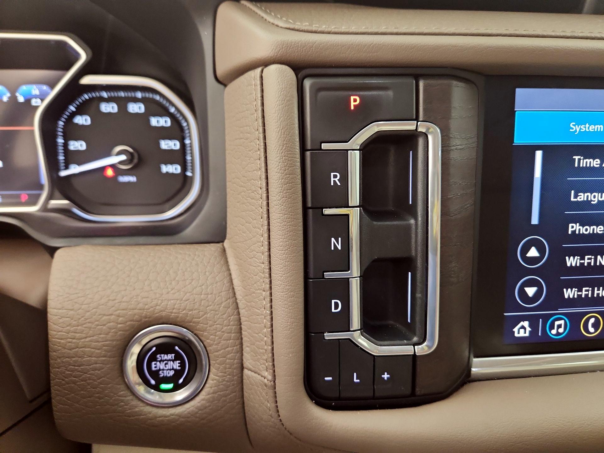 Thumbnail: 2021 GMC Yukon XL - 17