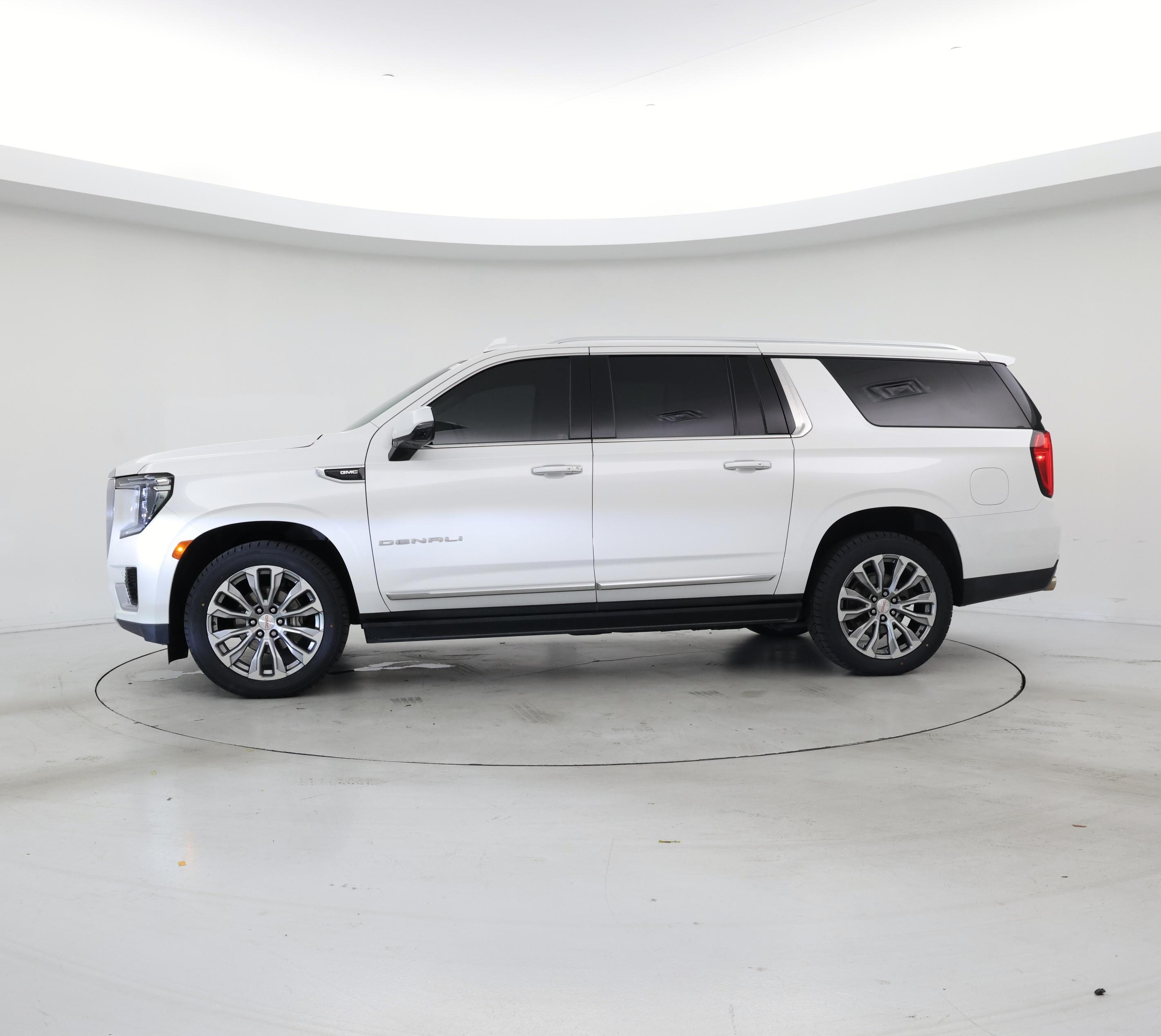 Thumbnail: 2021 GMC Yukon XL - 3