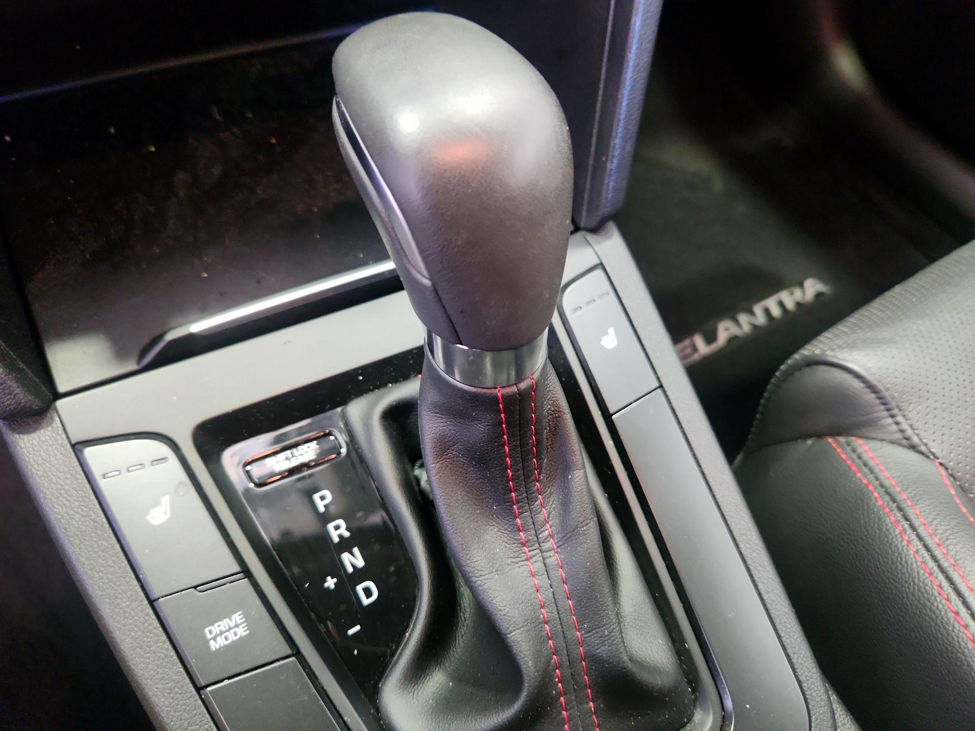 Thumbnail: 2017 Hyundai Elantra - 18