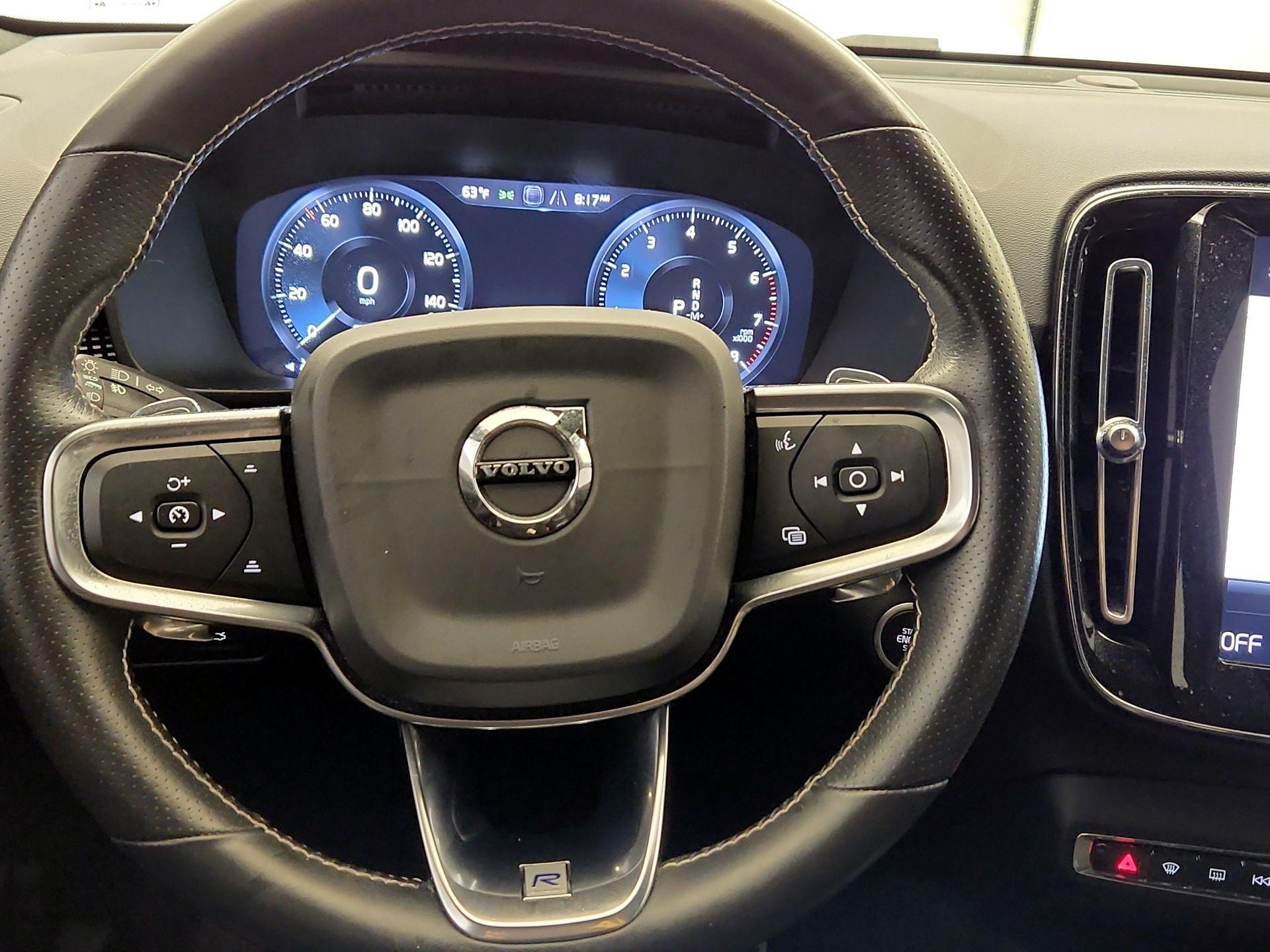 Thumbnail: 2020 Volvo XC40 - 10