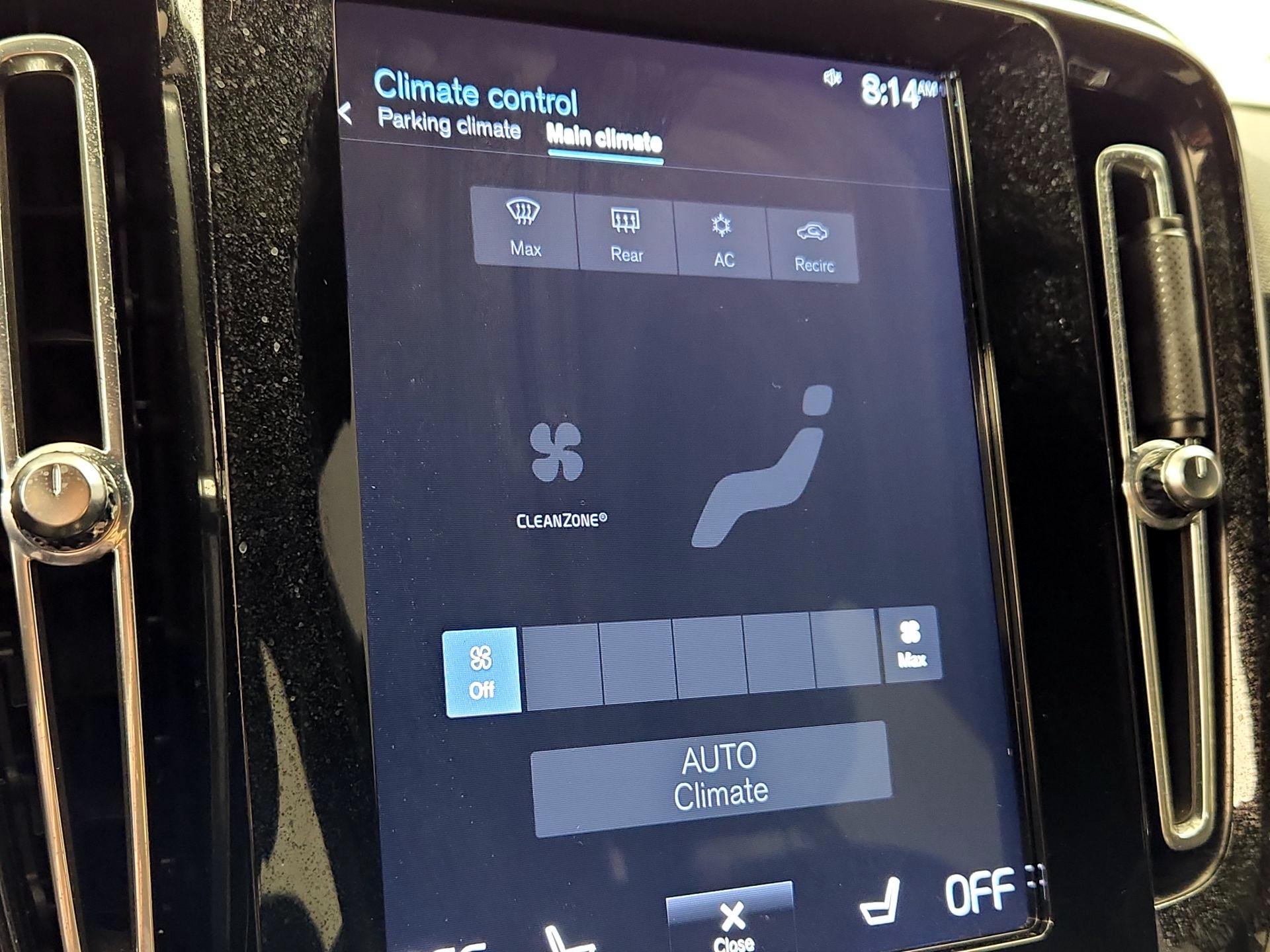 Thumbnail: 2020 Volvo XC40 - 17