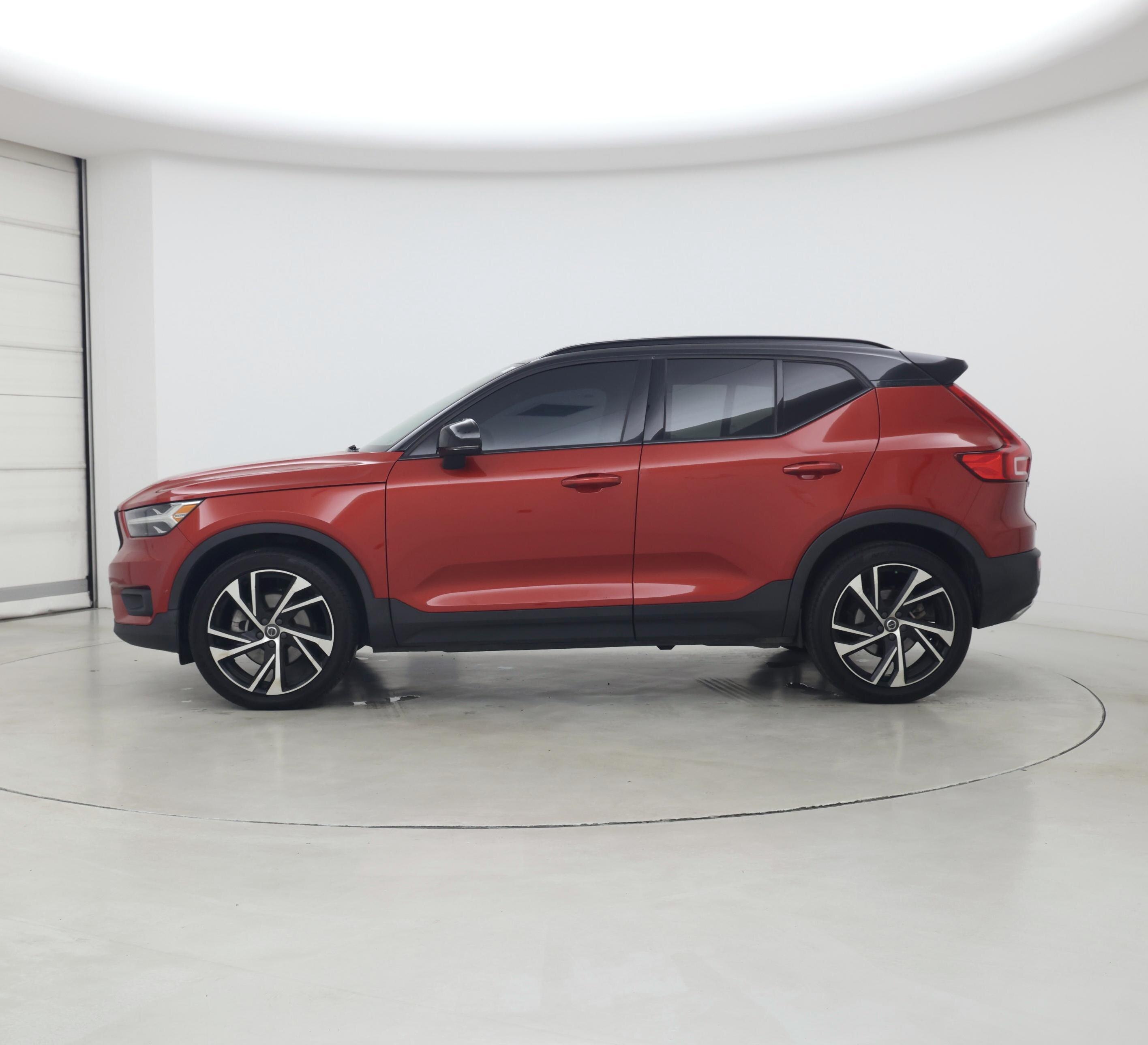 Thumbnail: 2020 Volvo XC40 - 3