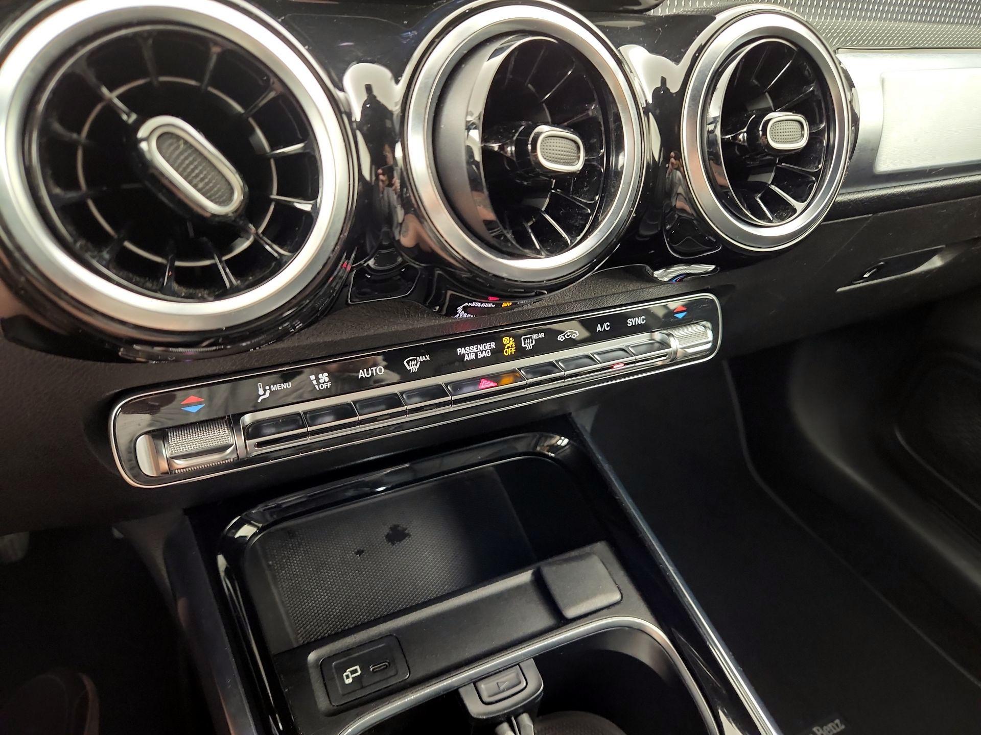 Thumbnail: 2020 Mercedes-Benz GLB - 16