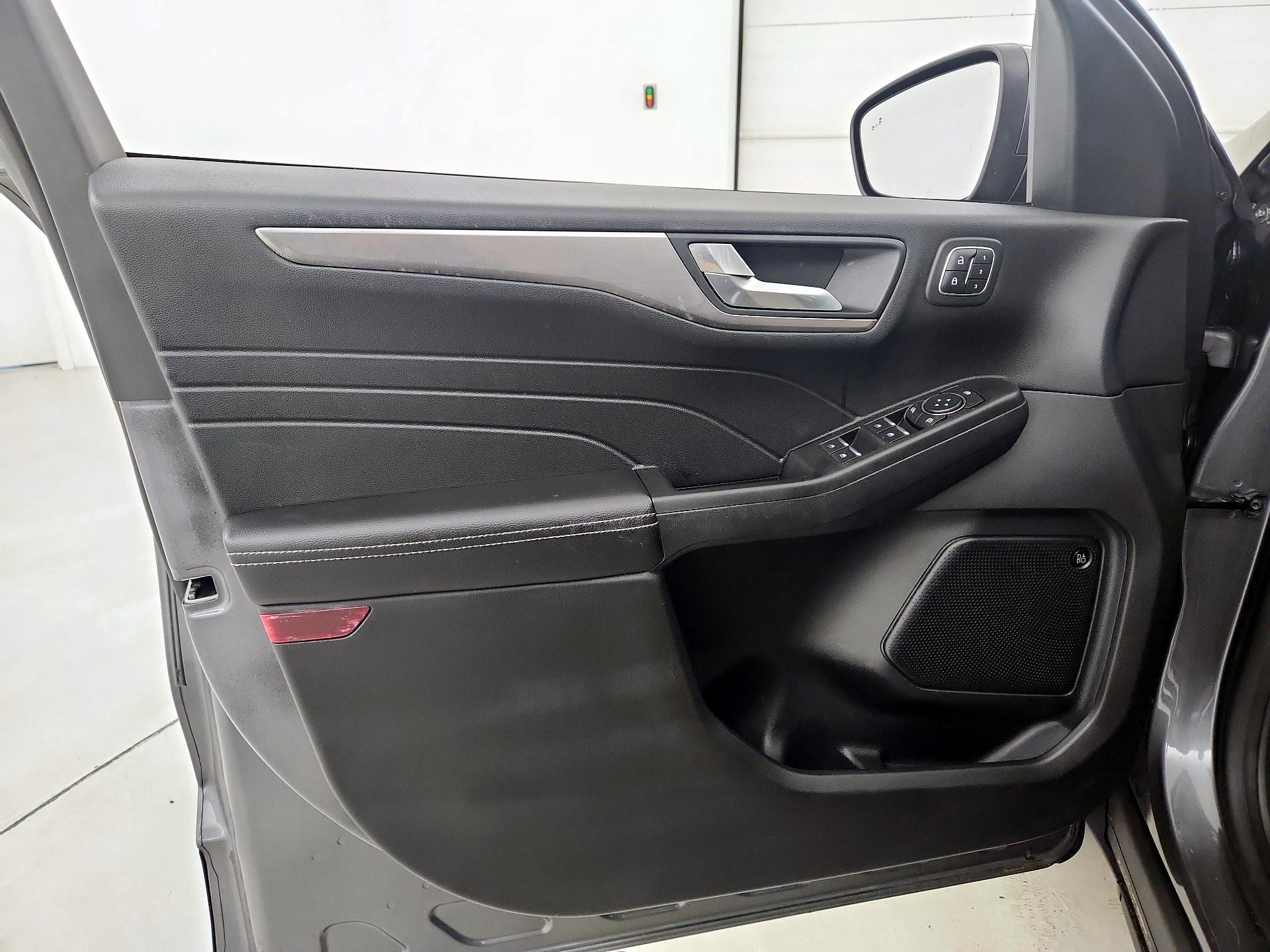 Thumbnail: 2021 Ford Escape - 12