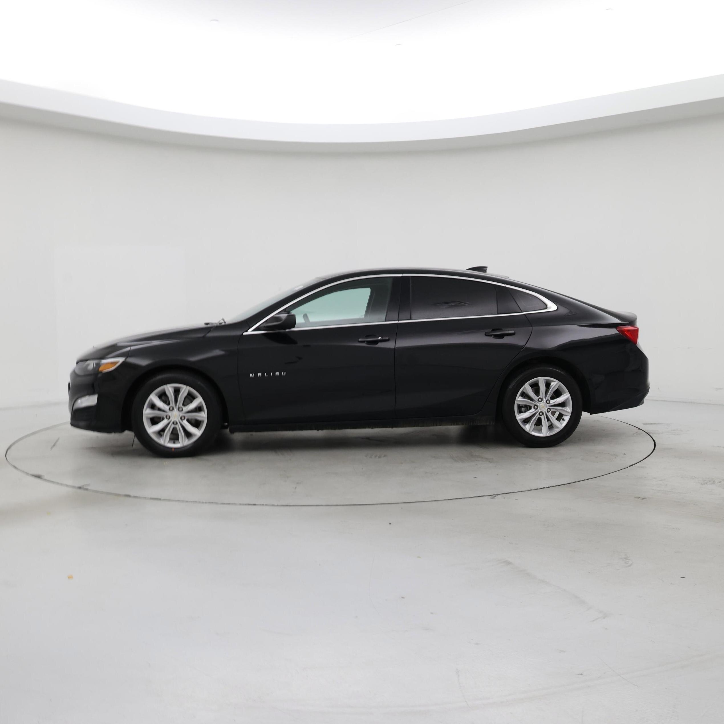 Thumbnail: 2023 Chevrolet Malibu - 3