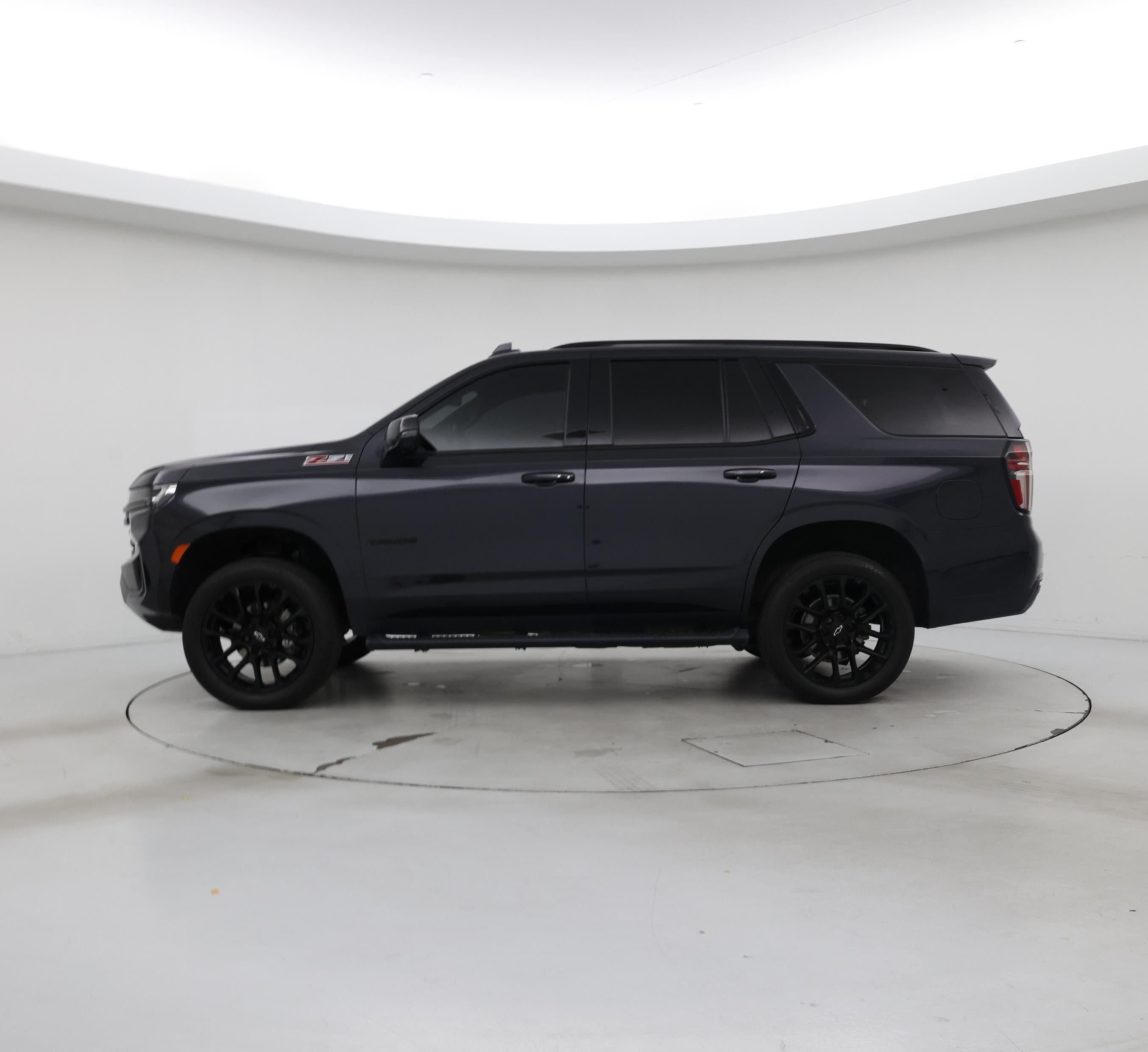 Thumbnail: 2022 Chevrolet Tahoe - 3