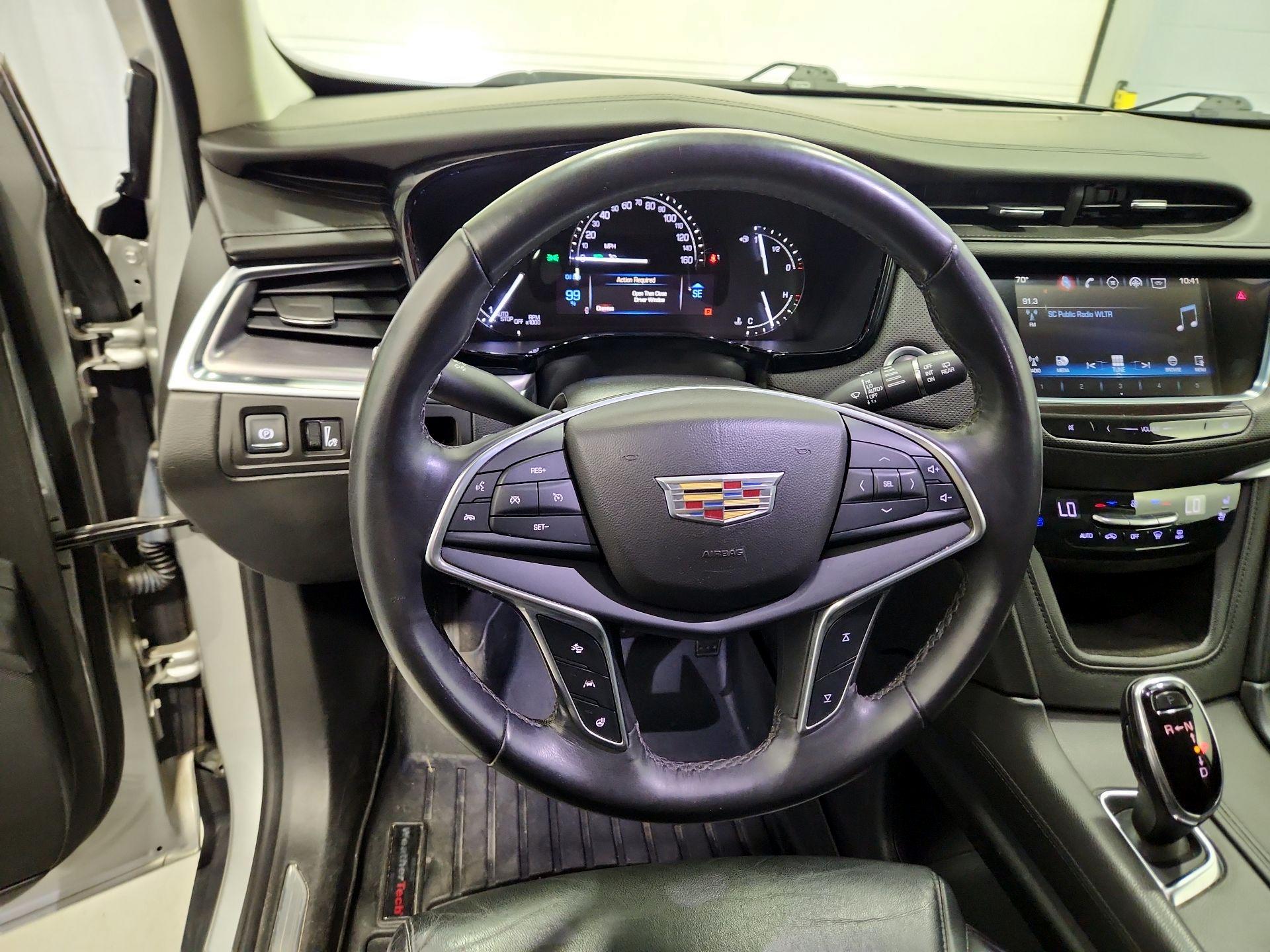 Thumbnail: 2018 Cadillac XT5 - 10