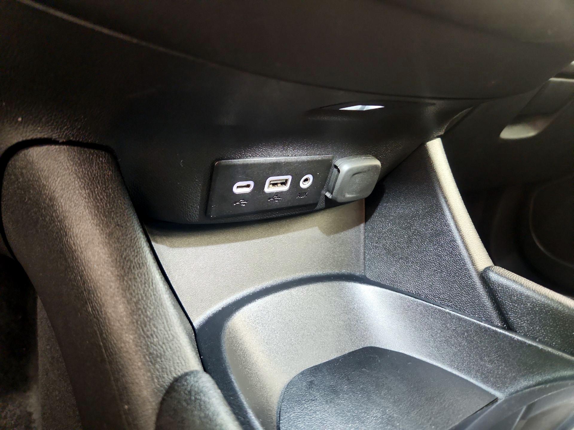 Thumbnail: 2023 Chevrolet Malibu - 18