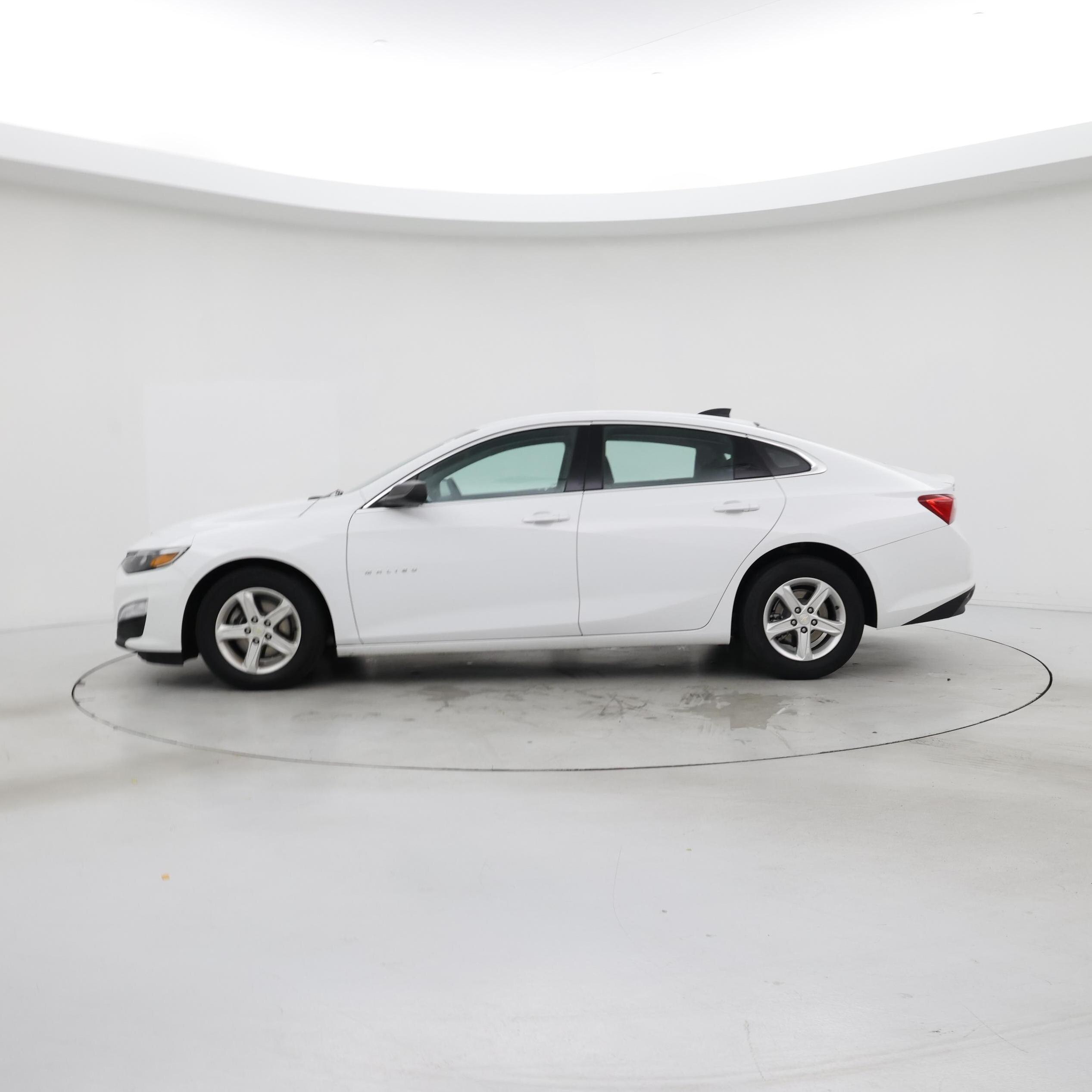 Thumbnail: 2023 Chevrolet Malibu - 3