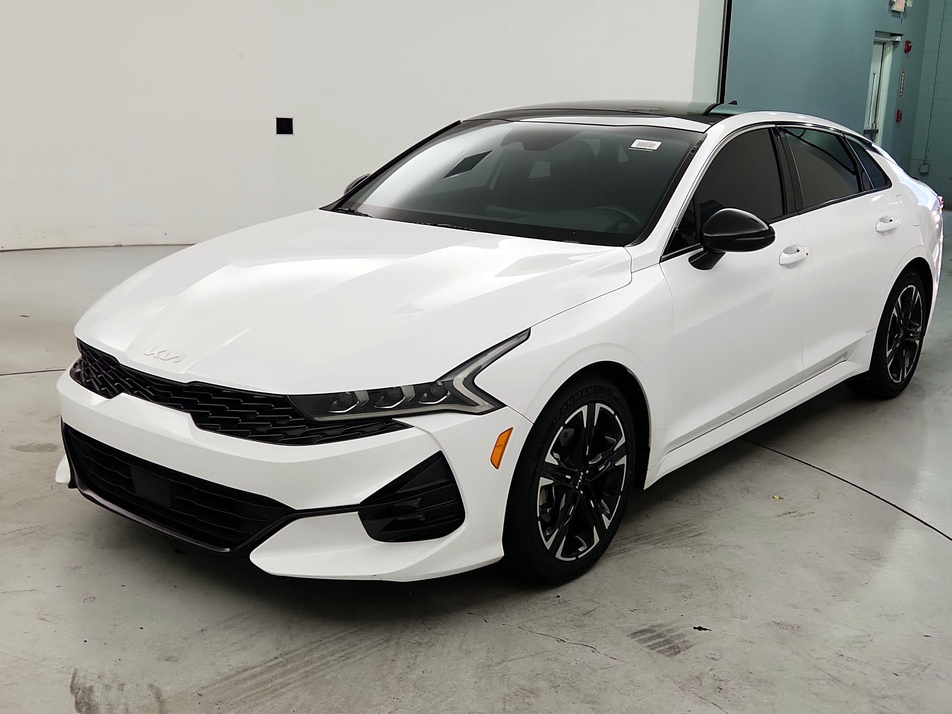 Thumbnail: 2023 Kia K5 - 3