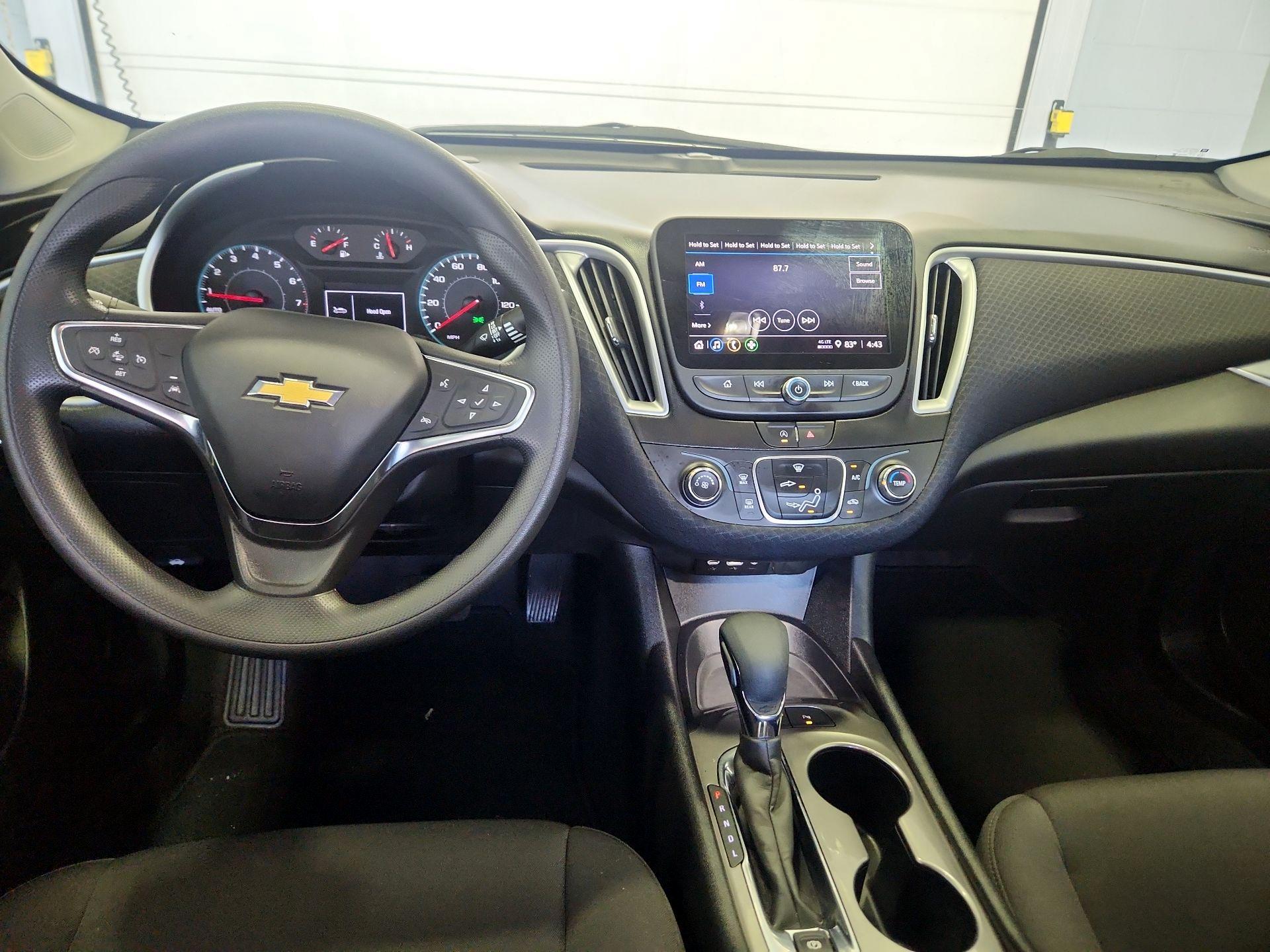 Thumbnail: 2023 Chevrolet Malibu - 9
