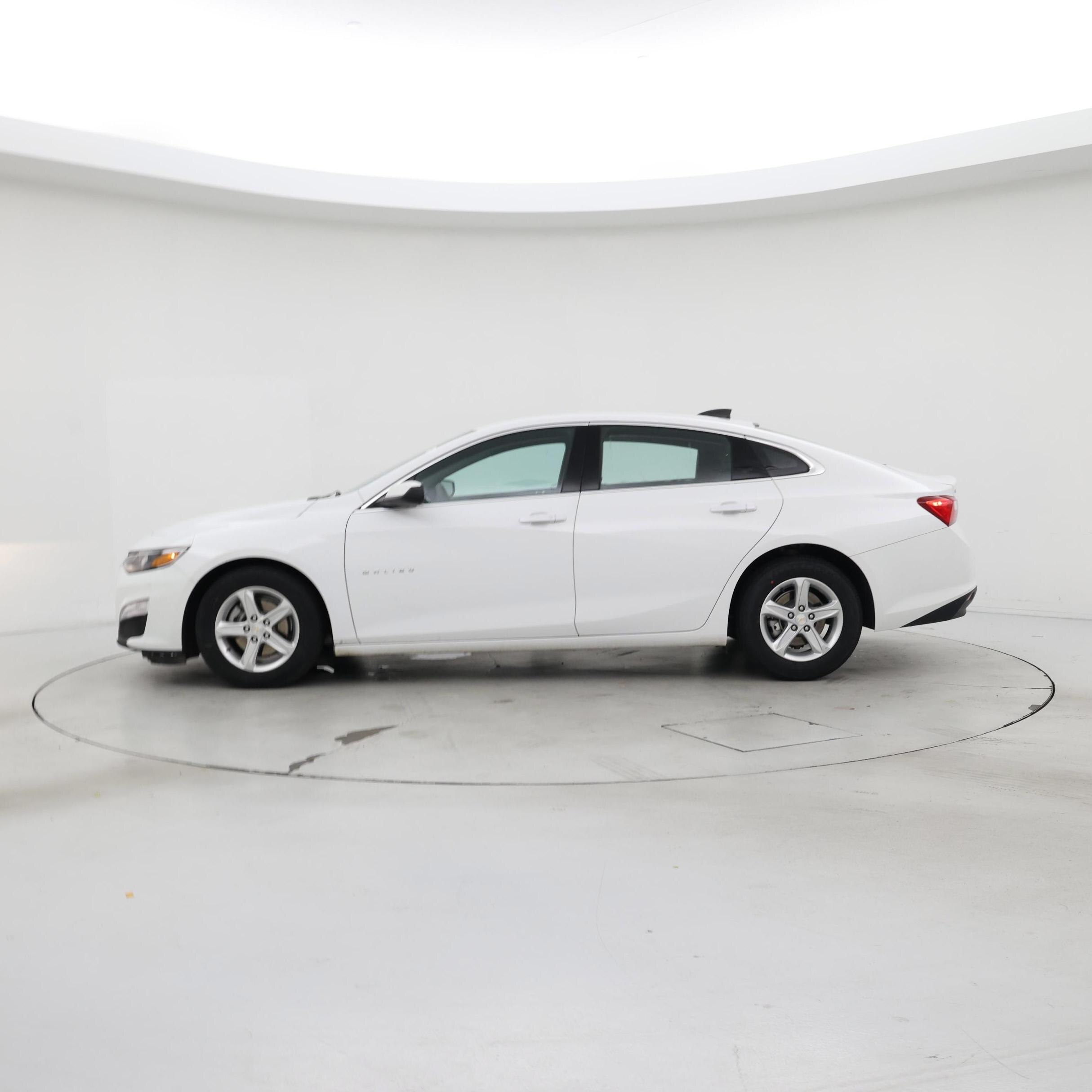 Thumbnail: 2023 Chevrolet Malibu - 3